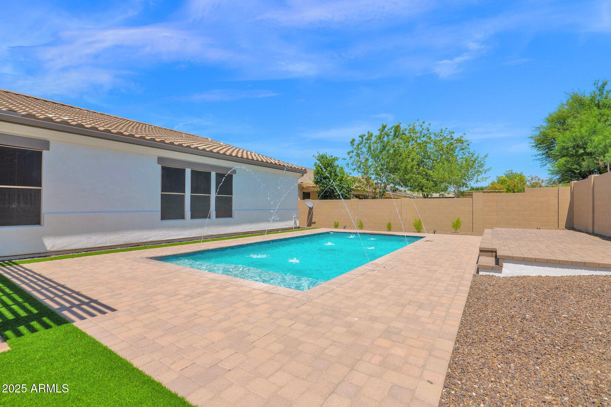 20115 E SONOQUI Boulevard E