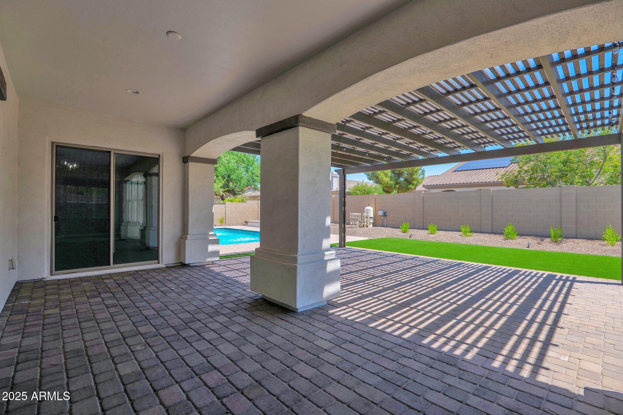 20115 E SONOQUI Boulevard E