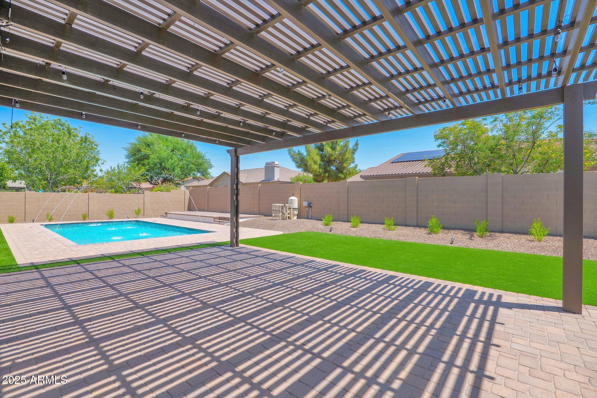 20115 E SONOQUI Boulevard E