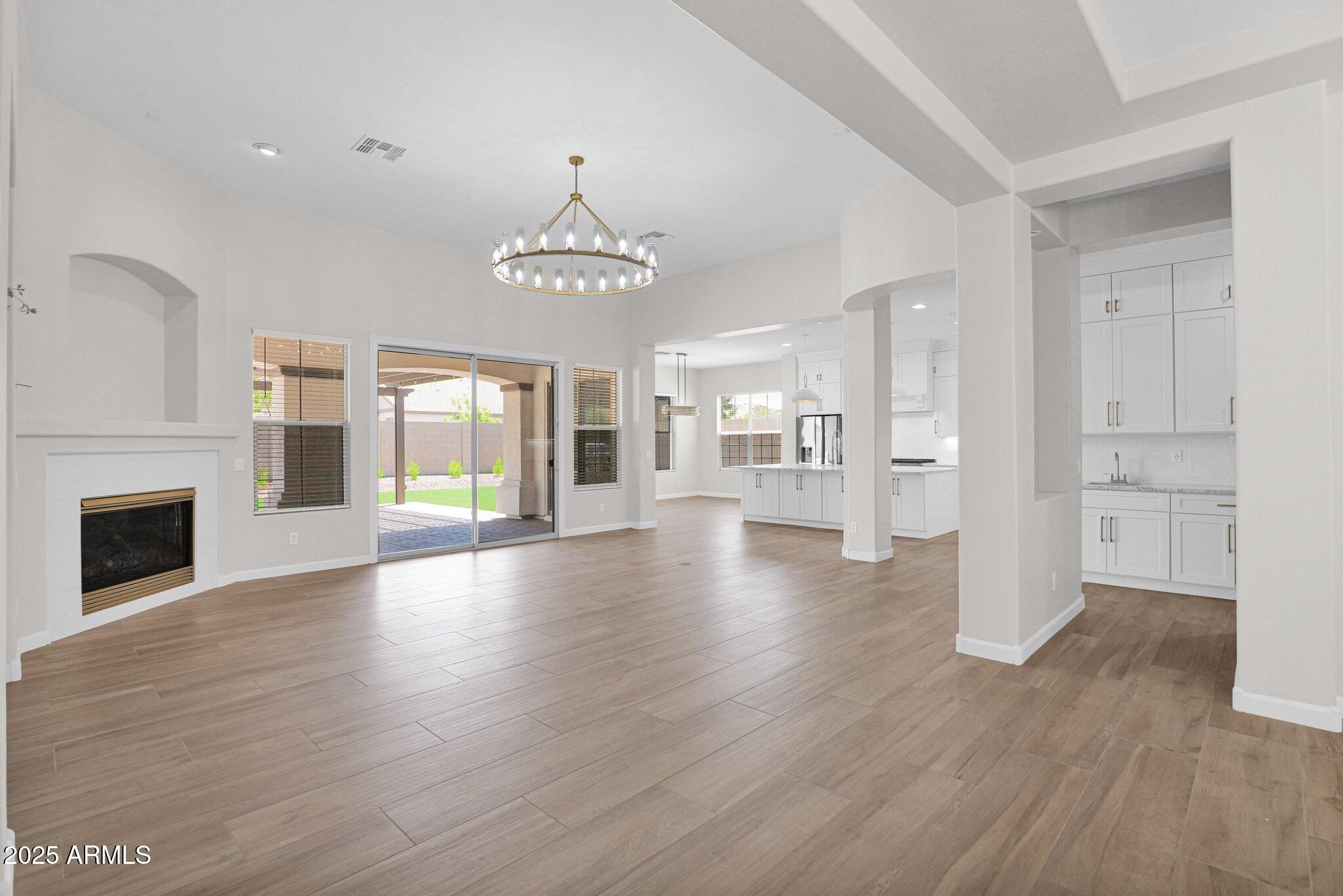 20115 E SONOQUI Boulevard E