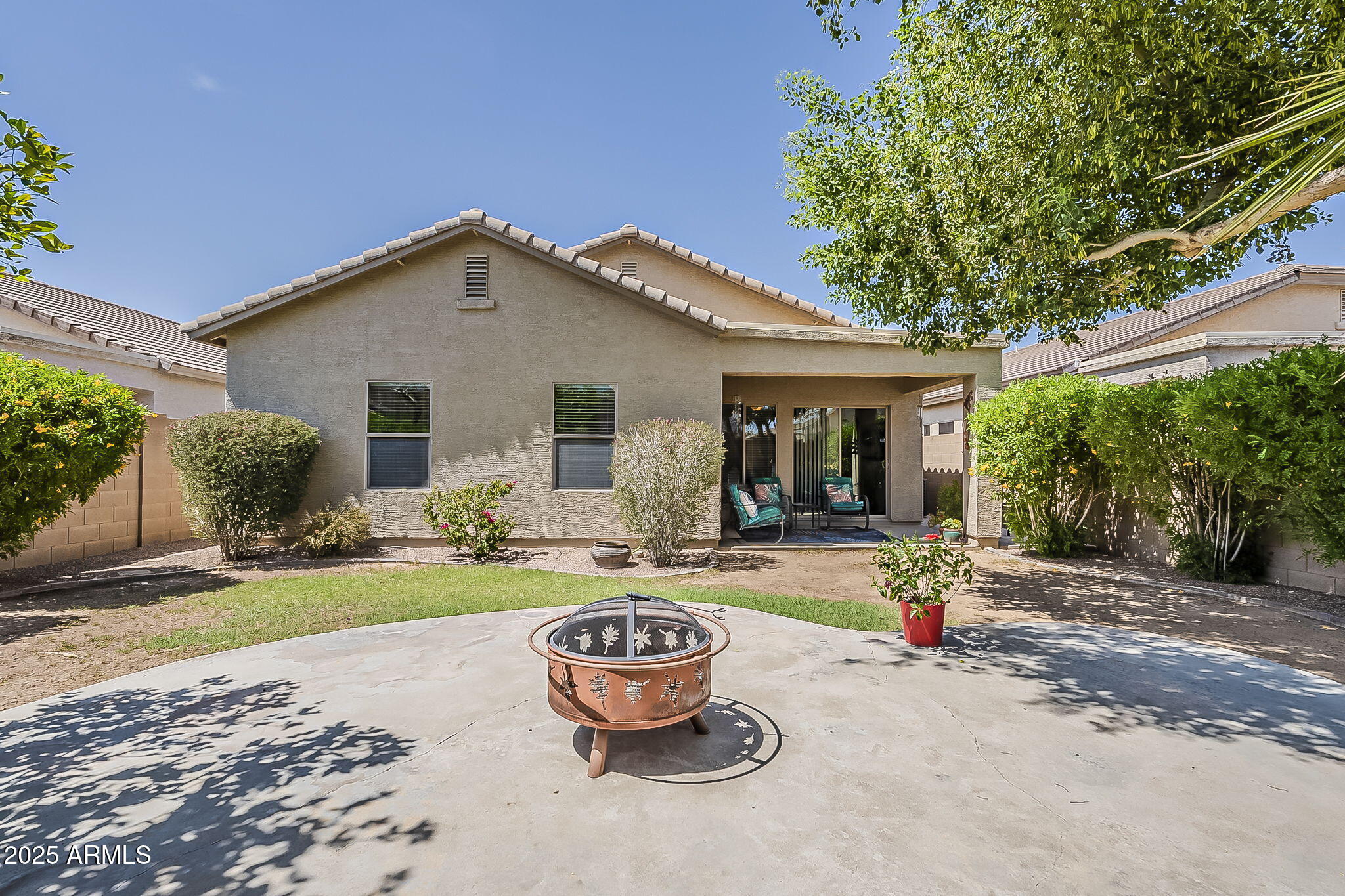 549 E QUENTIN Lane