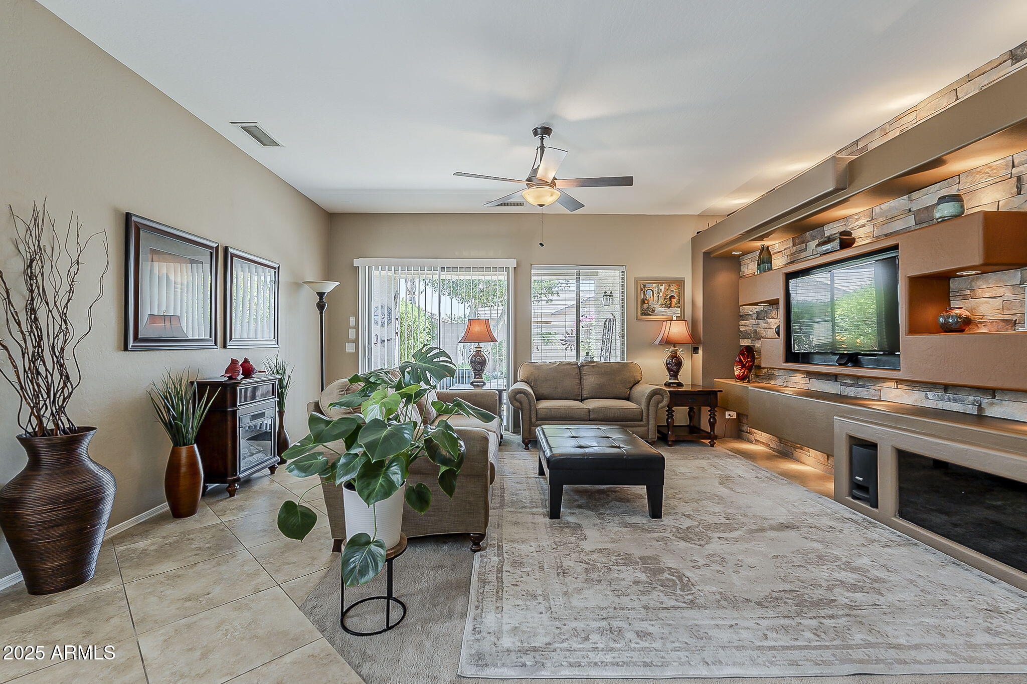 549 E QUENTIN Lane