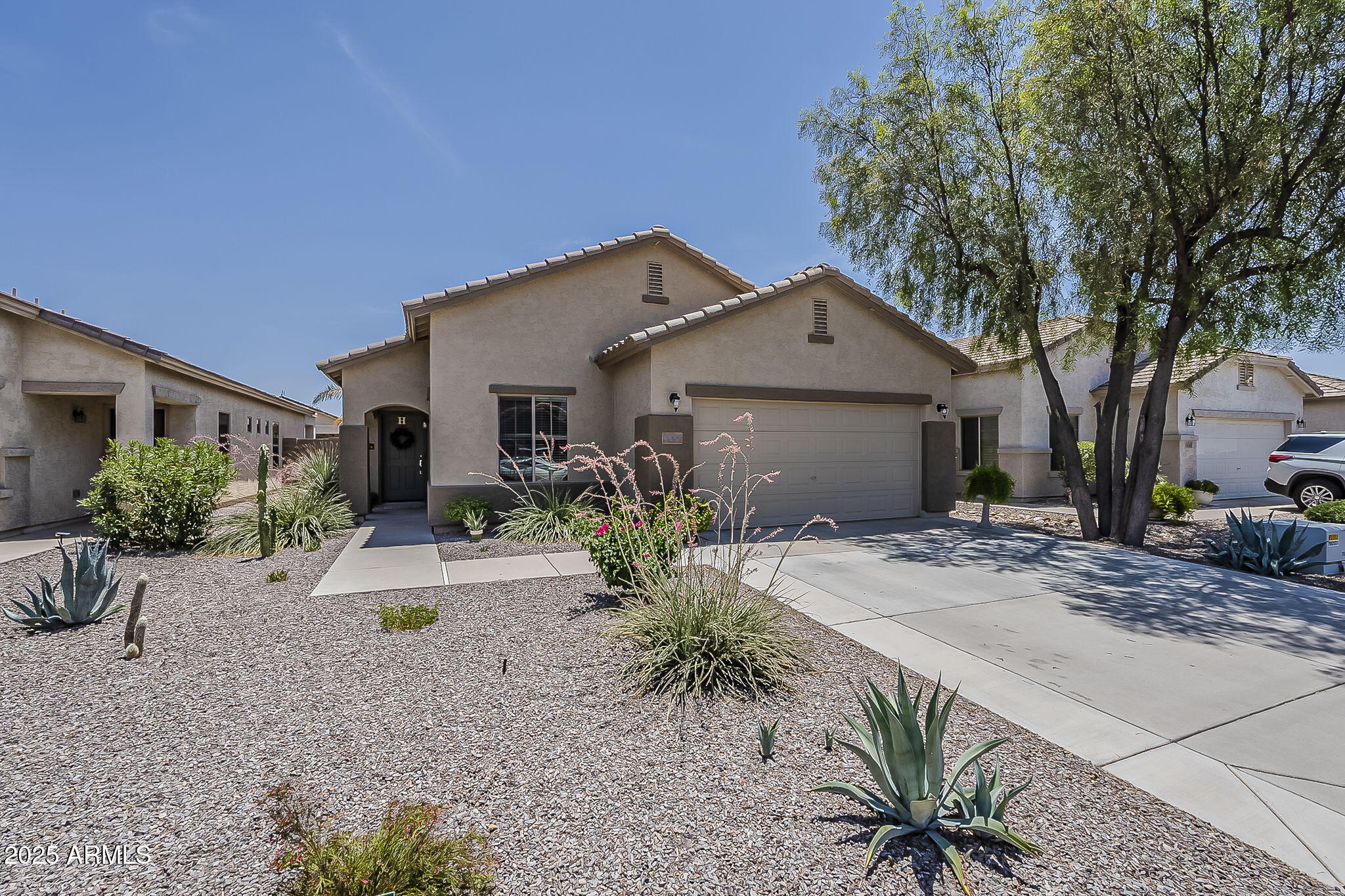 549 E QUENTIN Lane