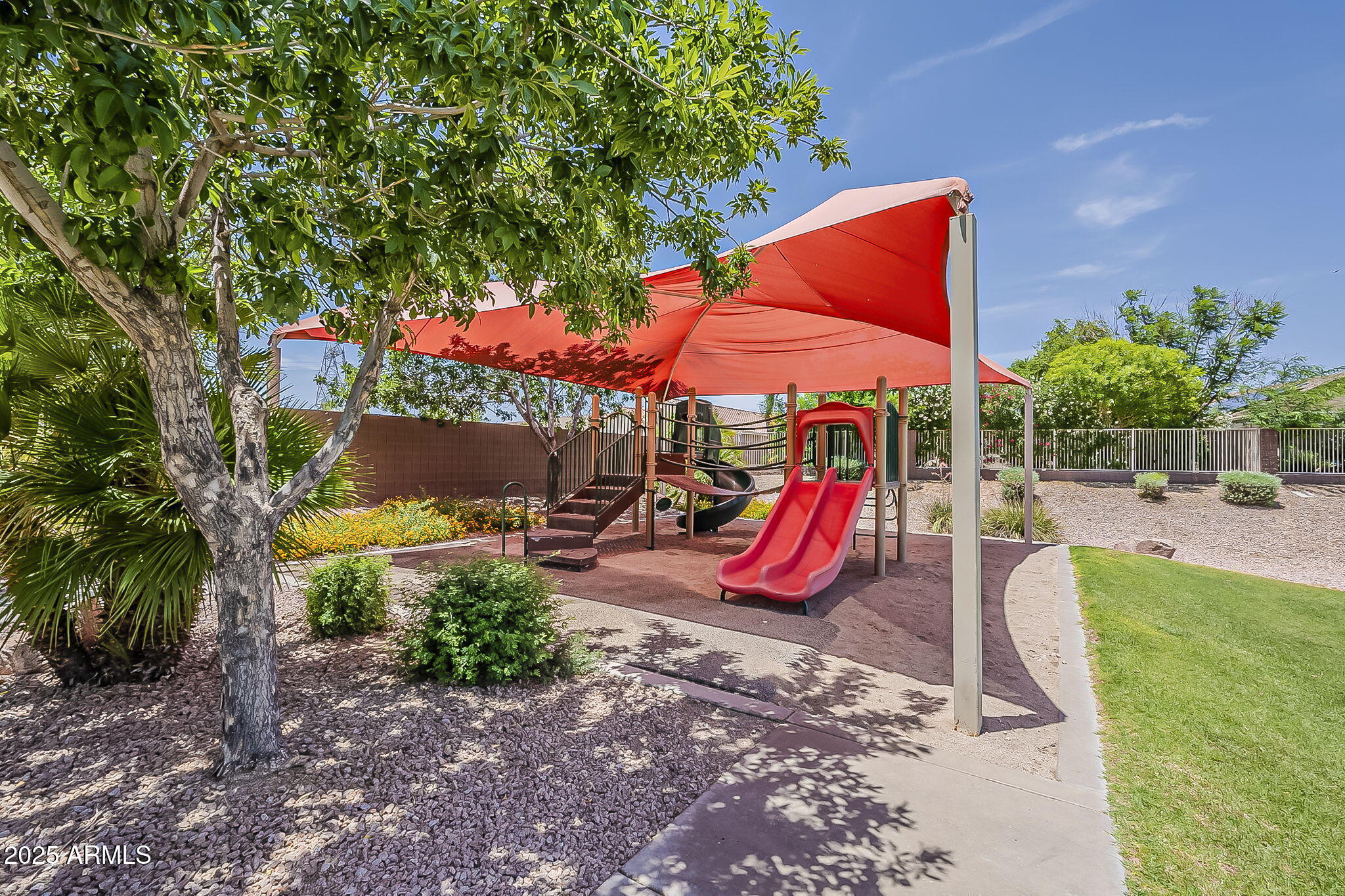549 E QUENTIN Lane