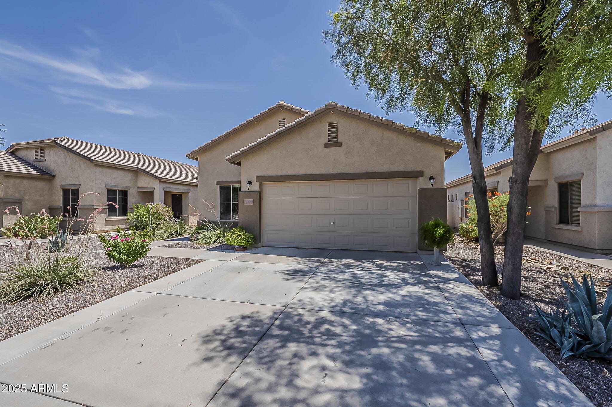549 E QUENTIN Lane