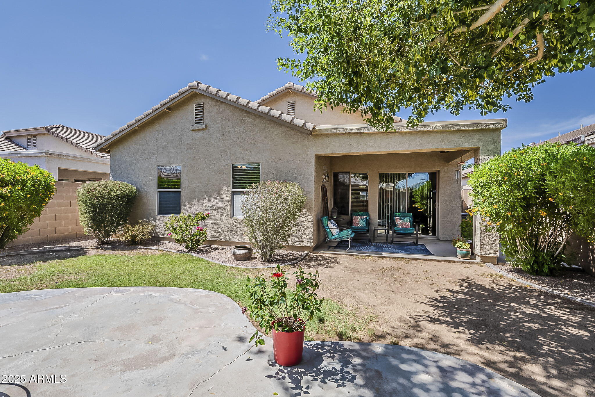 549 E QUENTIN Lane