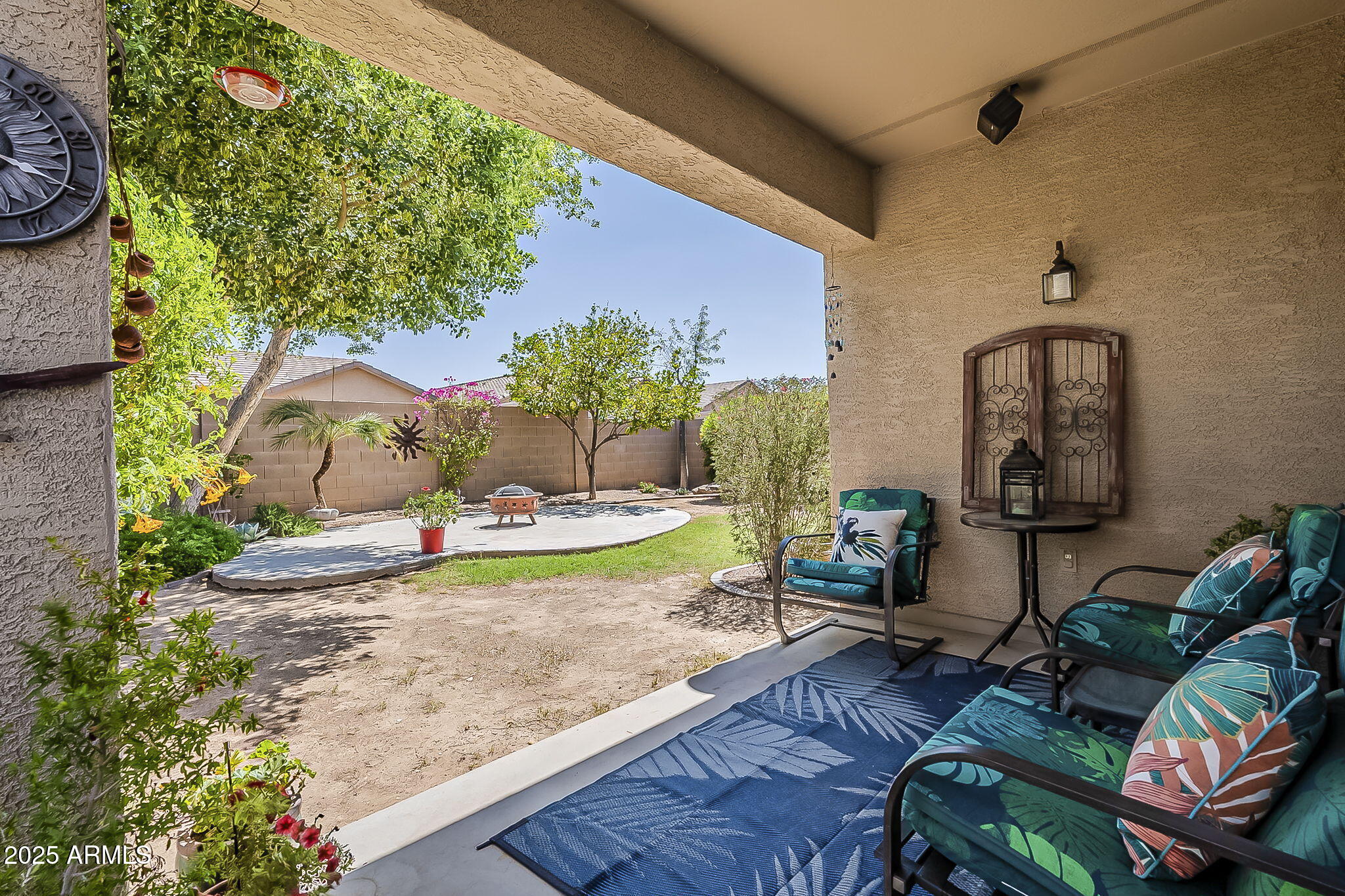 549 E QUENTIN Lane