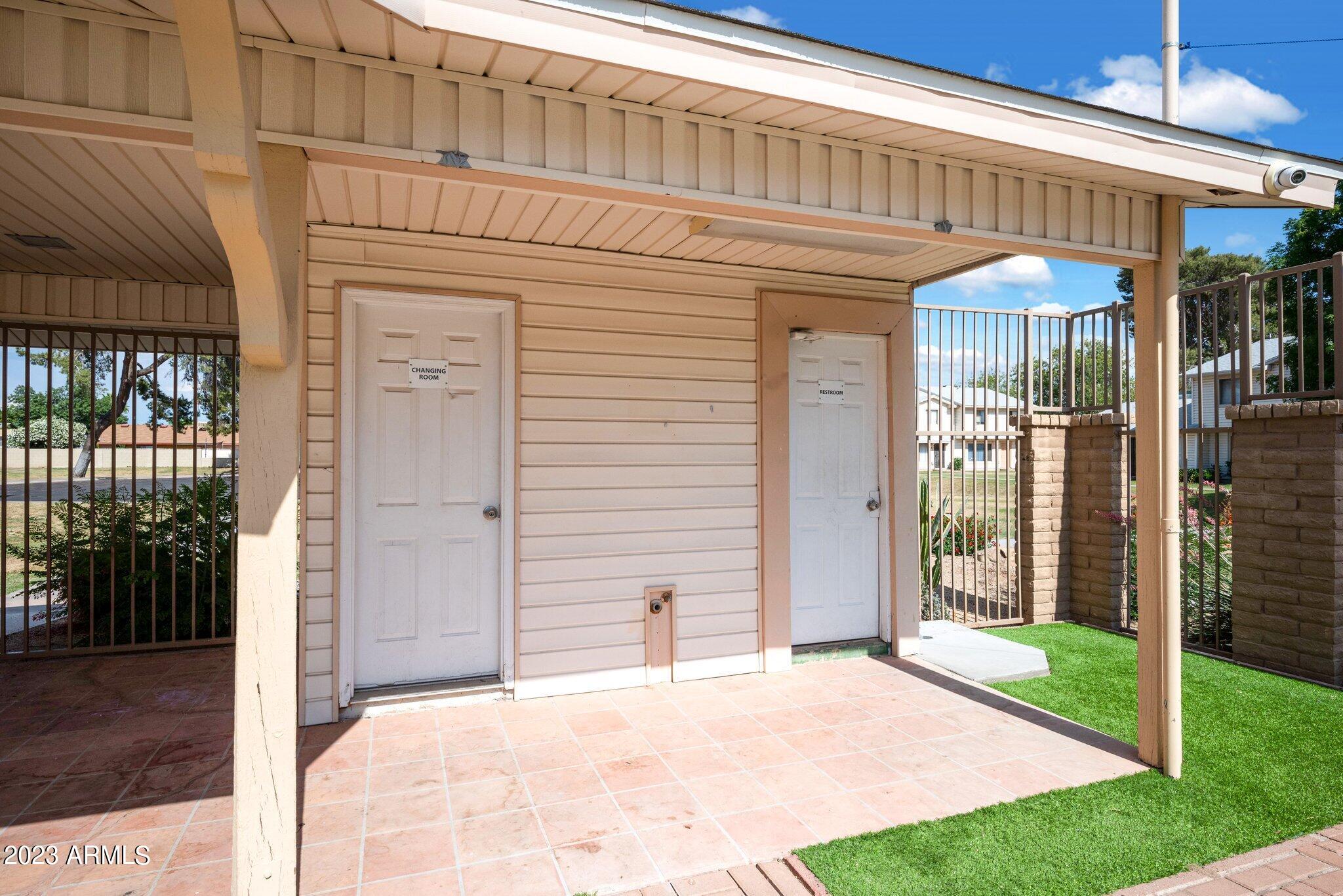 1077 E FREMONT Drive