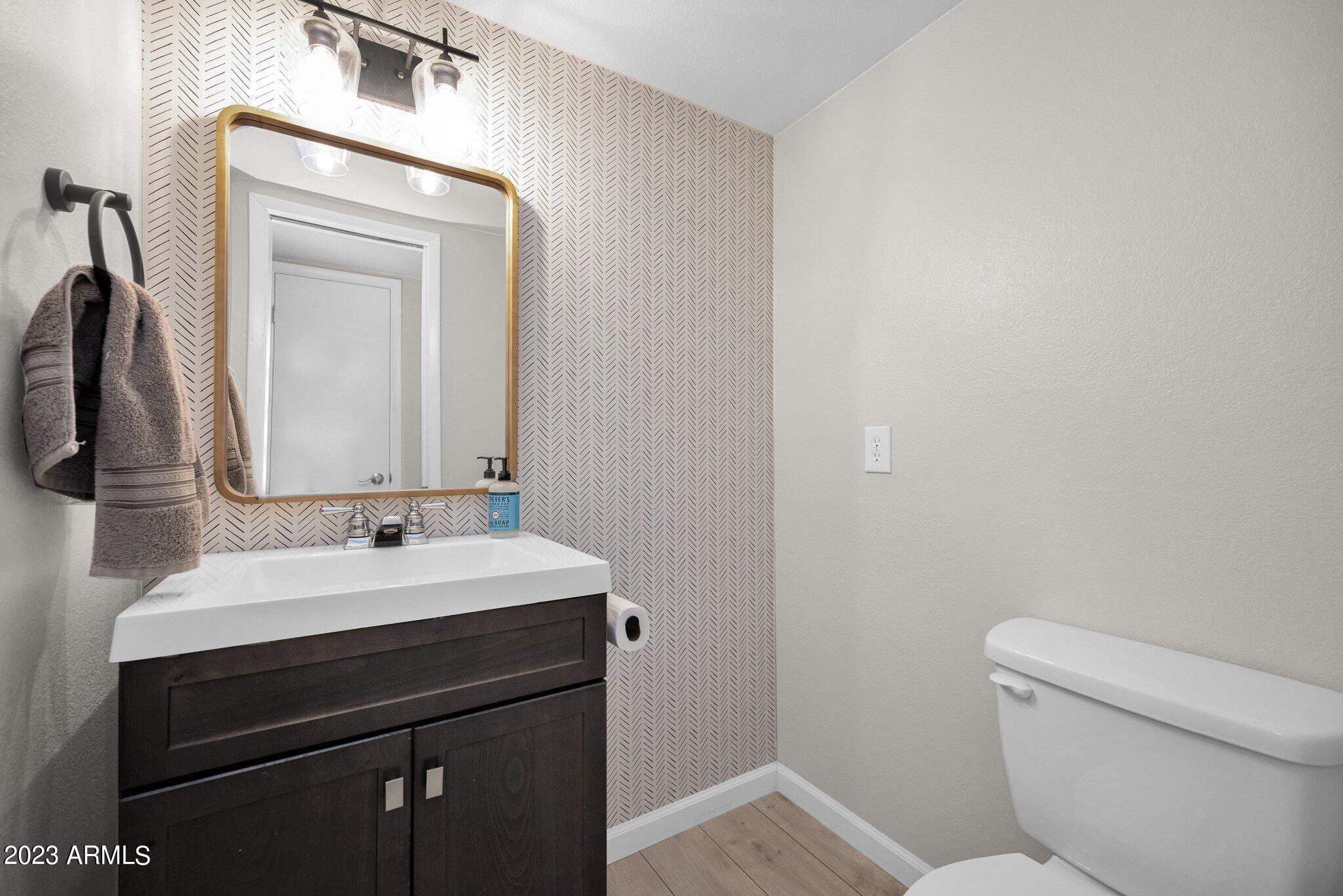 1077 E FREMONT Drive