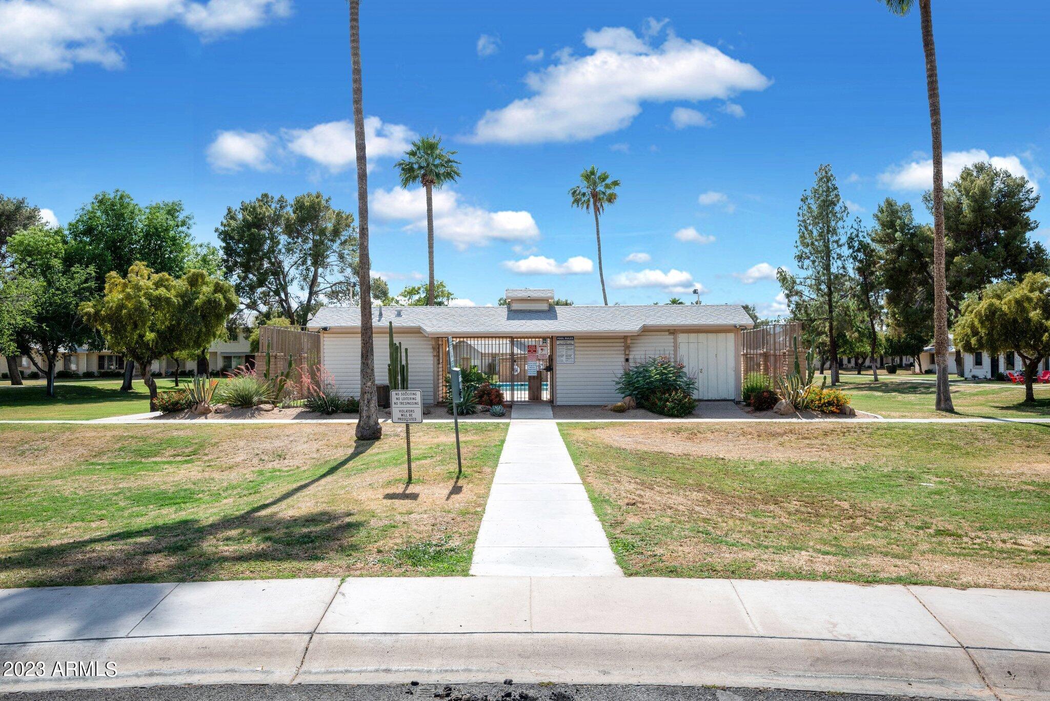 1077 E FREMONT Drive