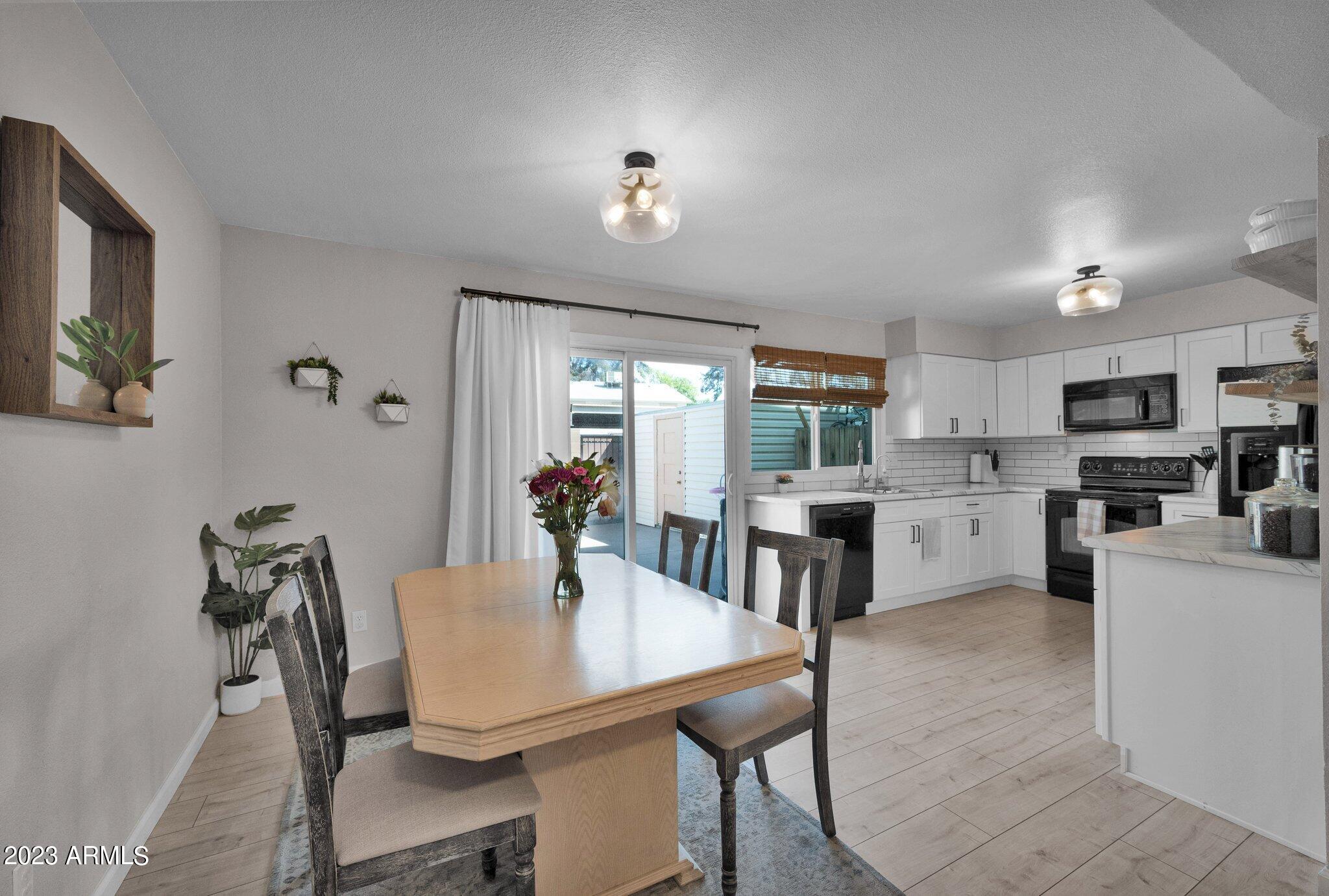 1077 E FREMONT Drive