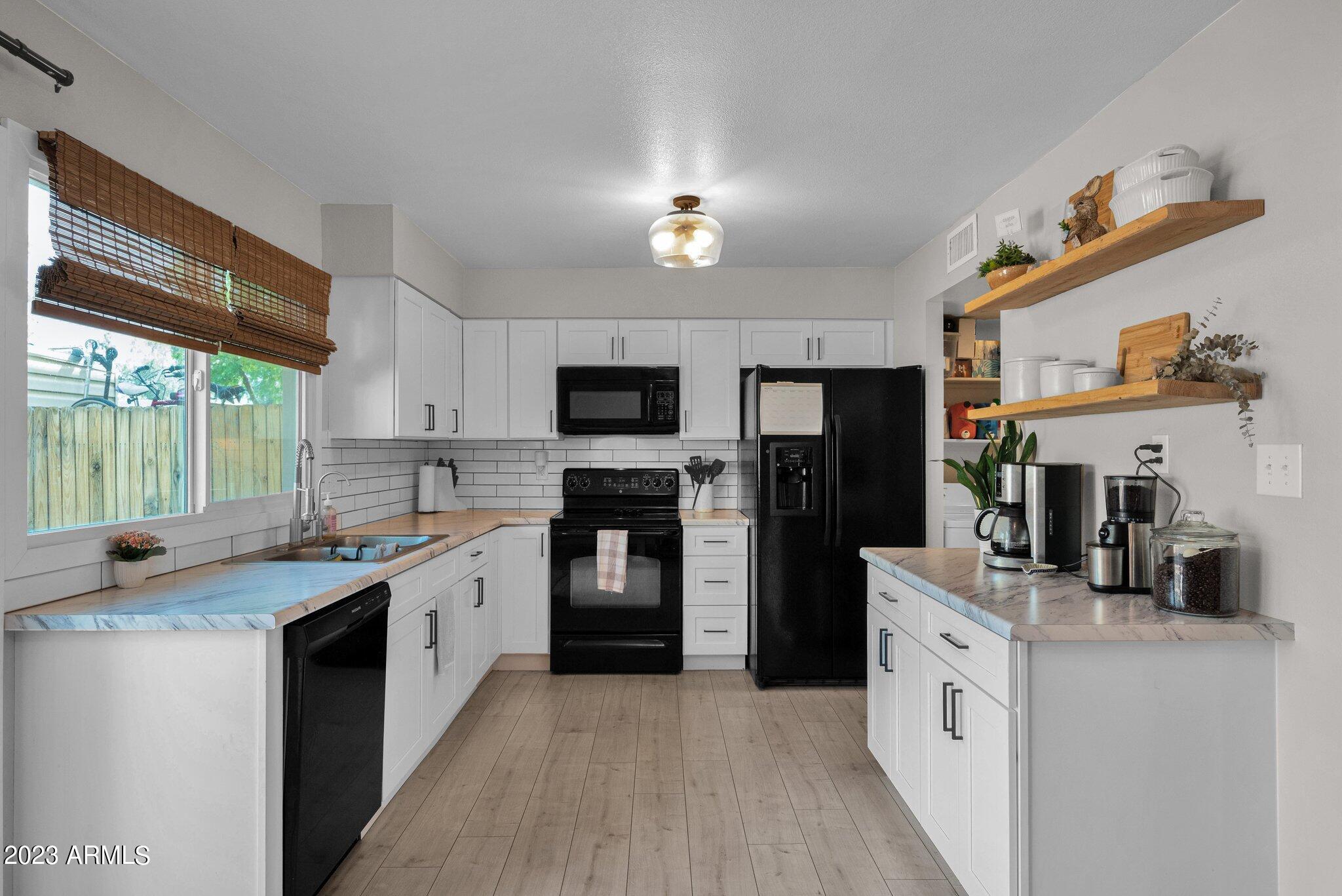 1077 E FREMONT Drive