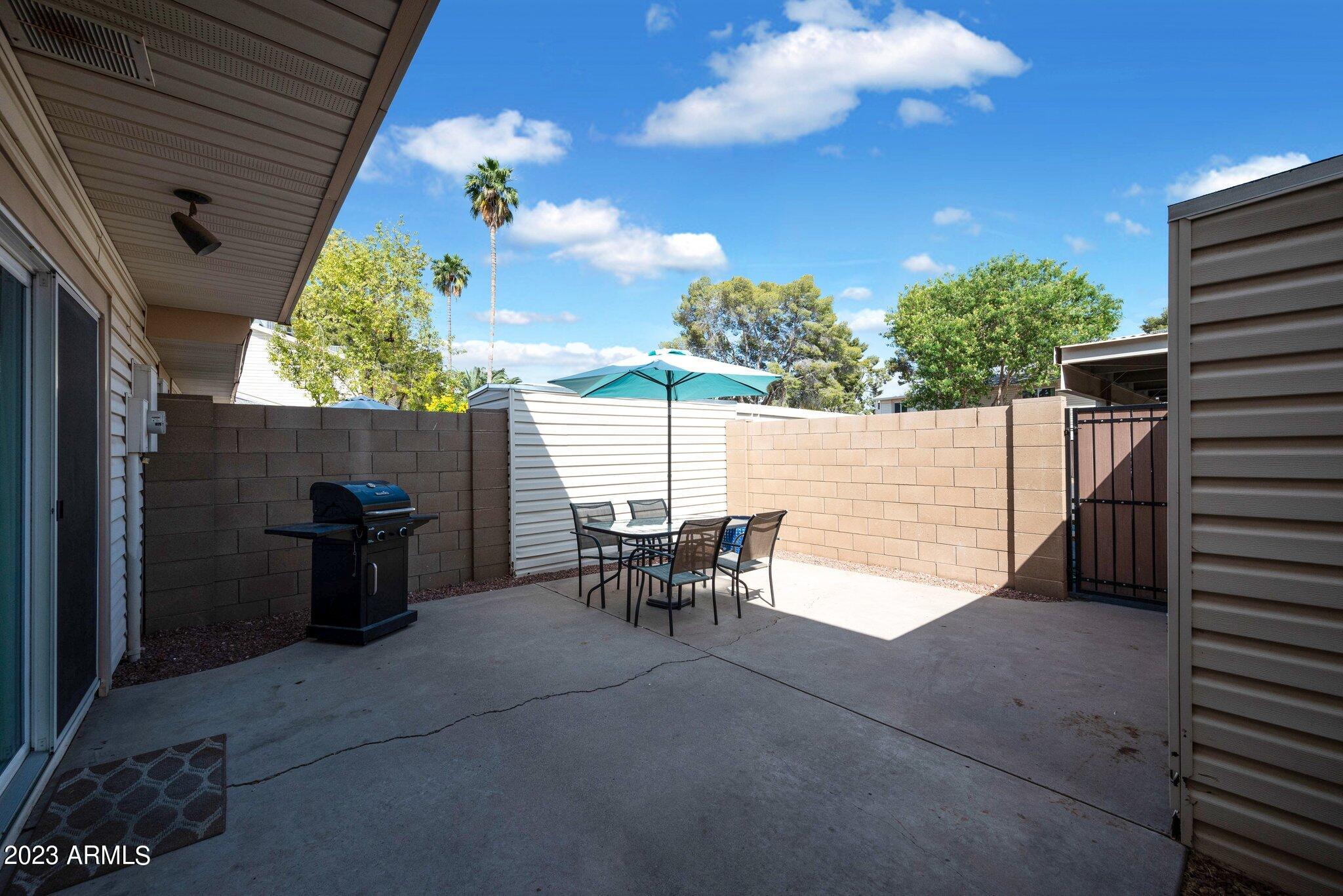 1077 E FREMONT Drive