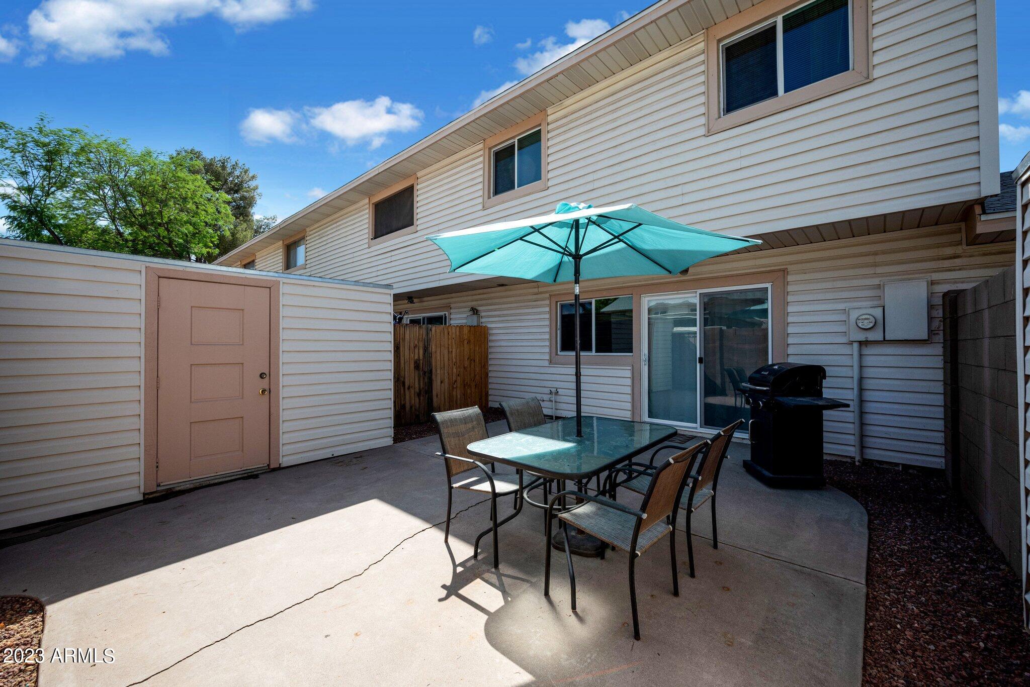 1077 E FREMONT Drive