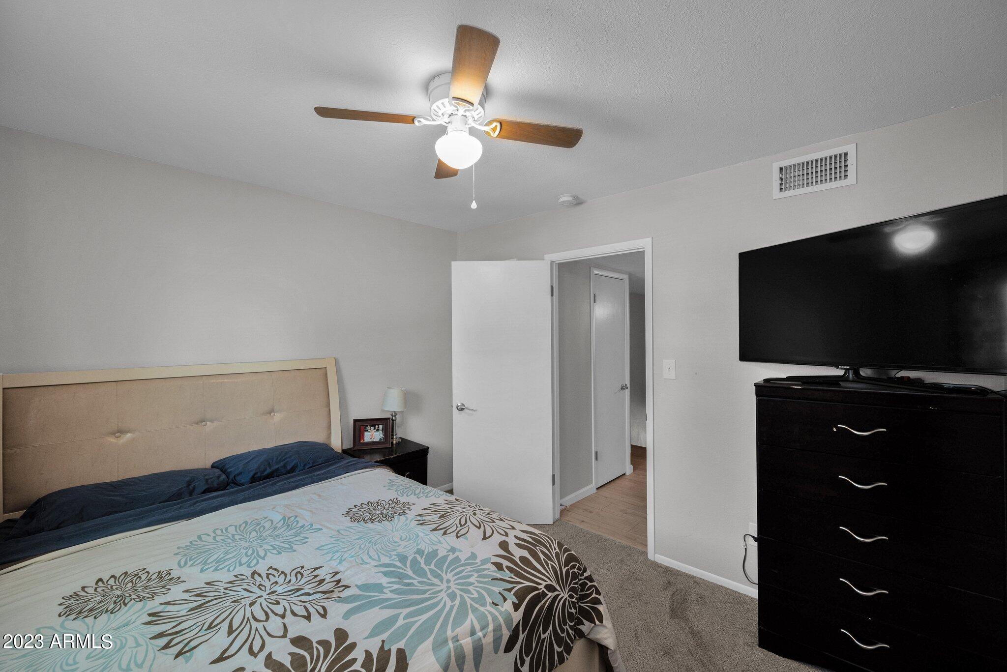 1077 E FREMONT Drive