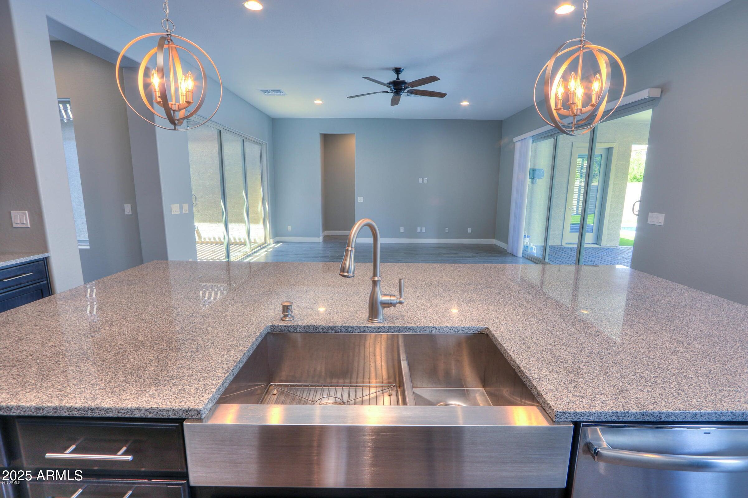 4319 S ELLESMERE Street