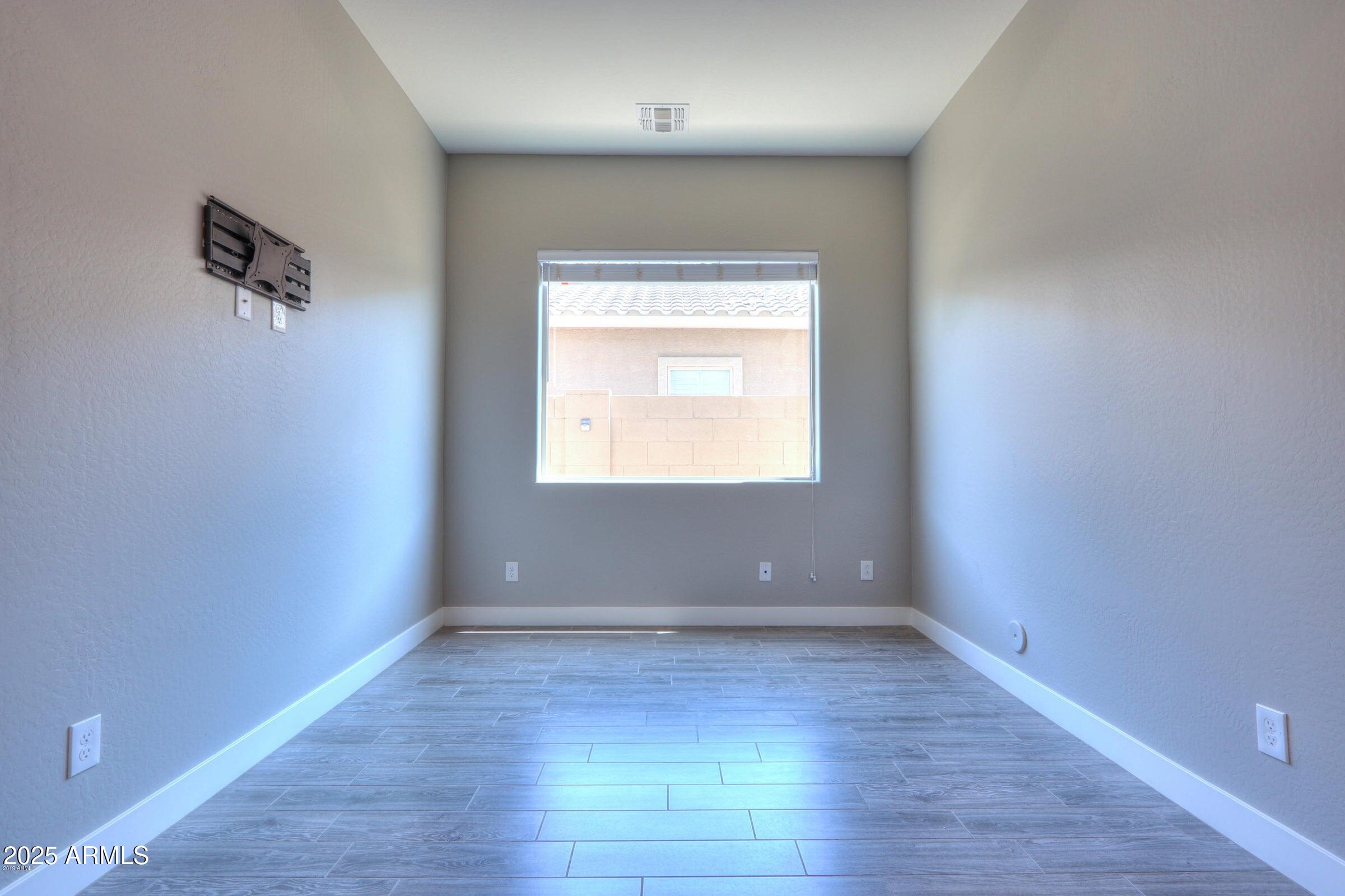 4319 S ELLESMERE Street