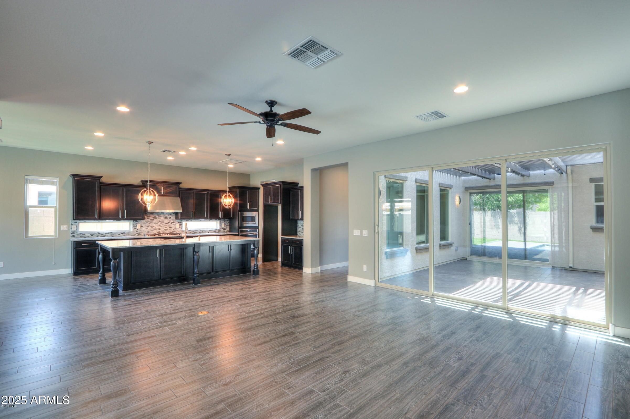 4319 S ELLESMERE Street