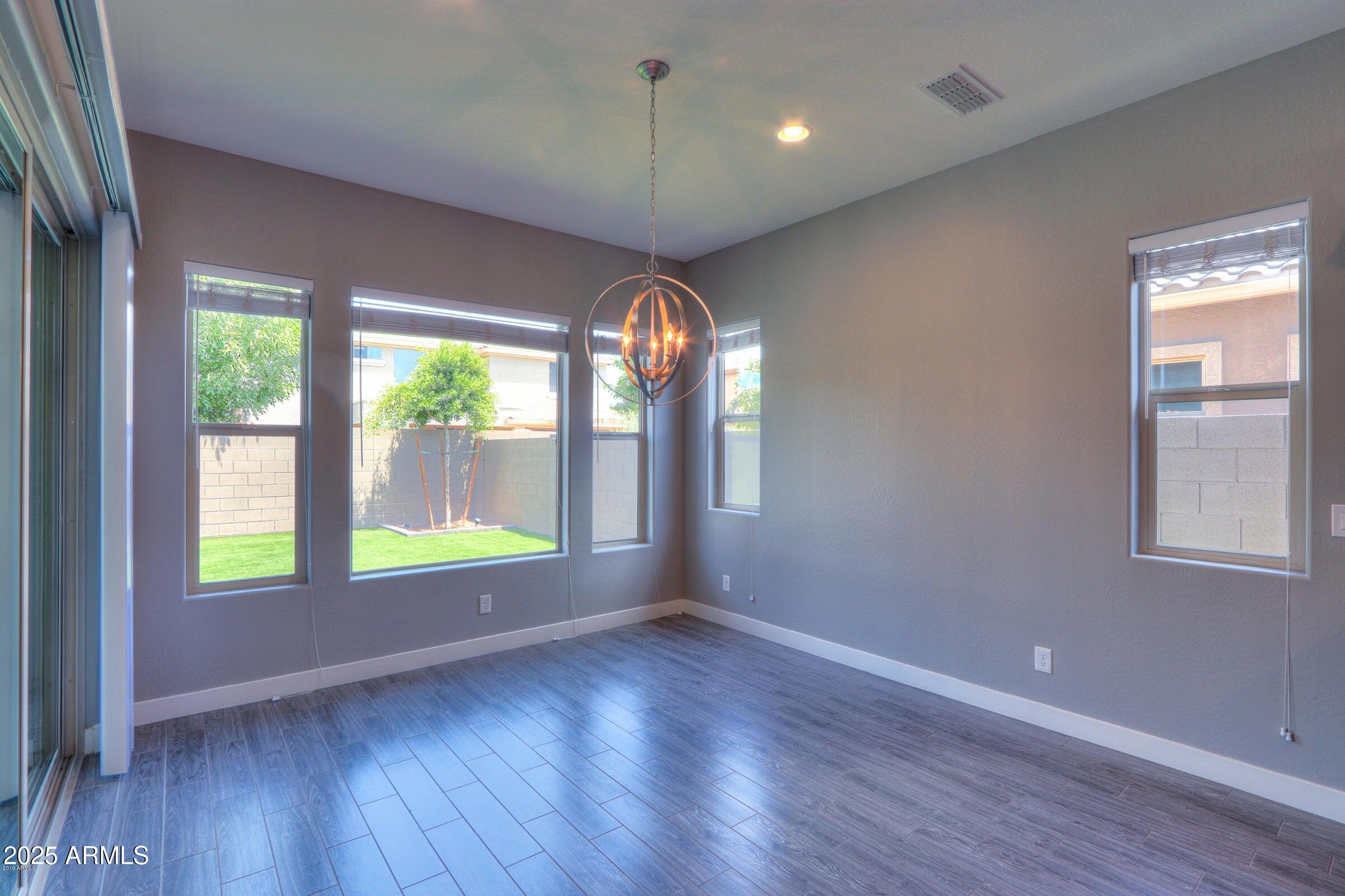 4319 S ELLESMERE Street