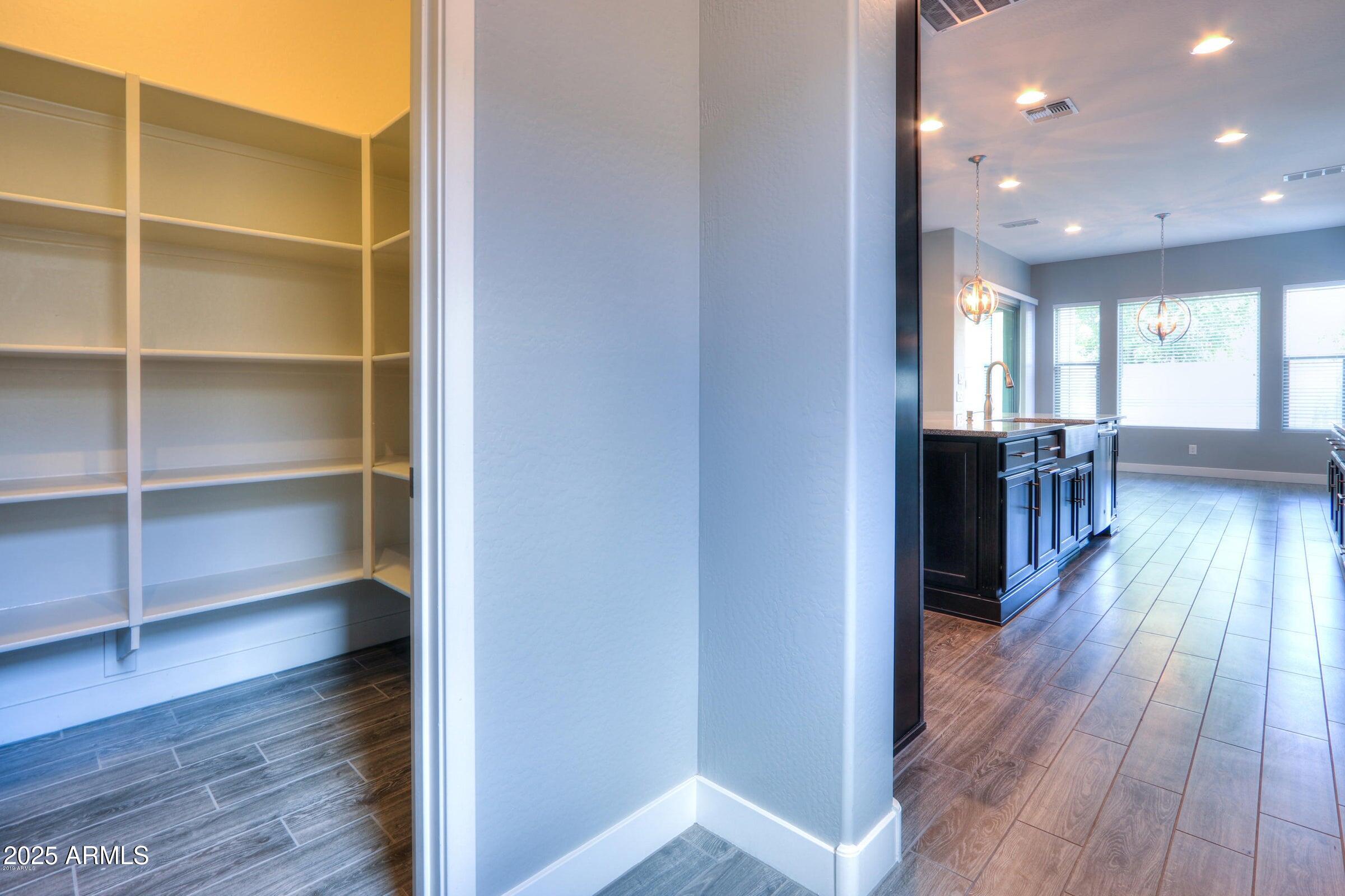 4319 S ELLESMERE Street