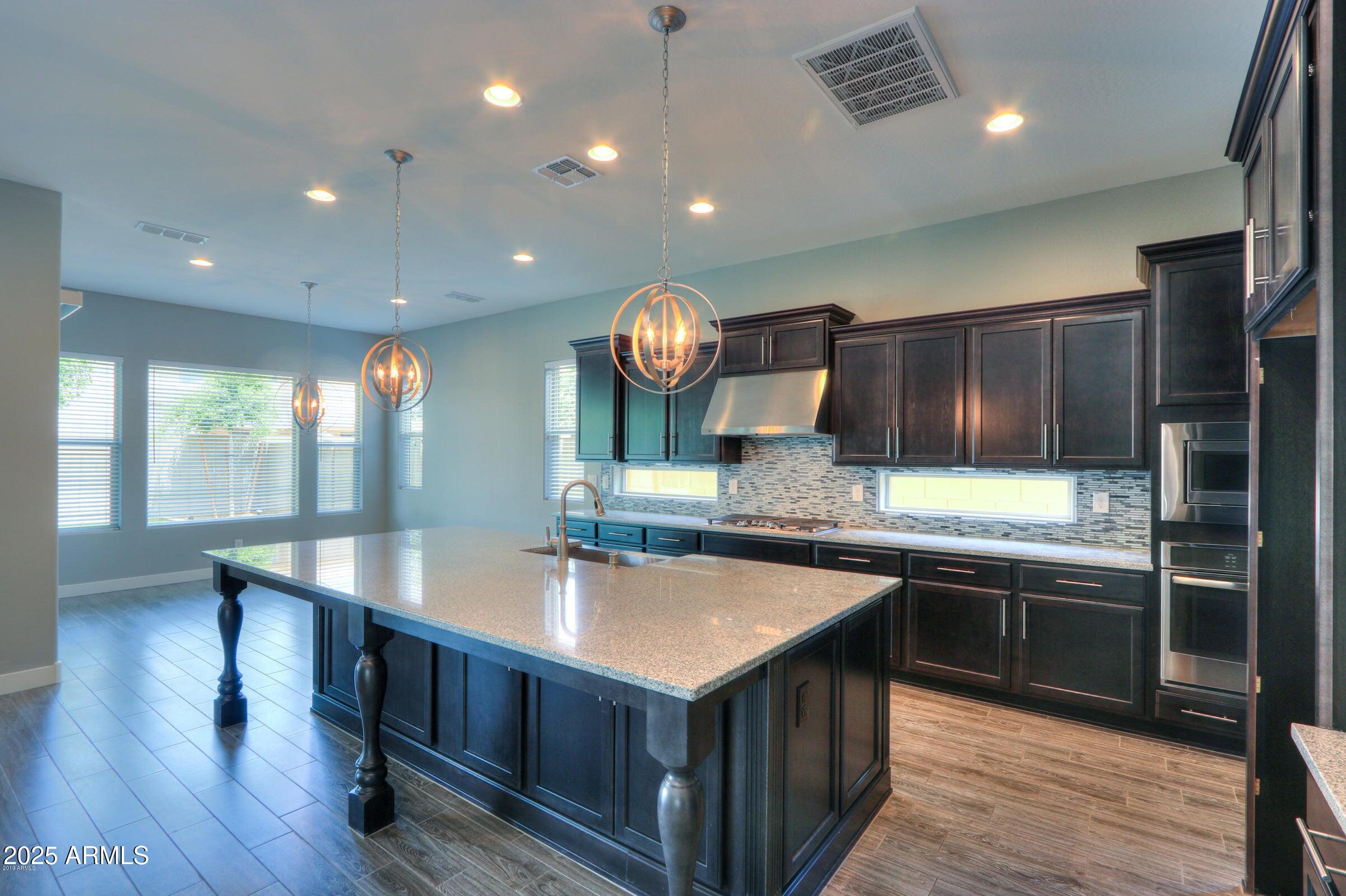 4319 S ELLESMERE Street