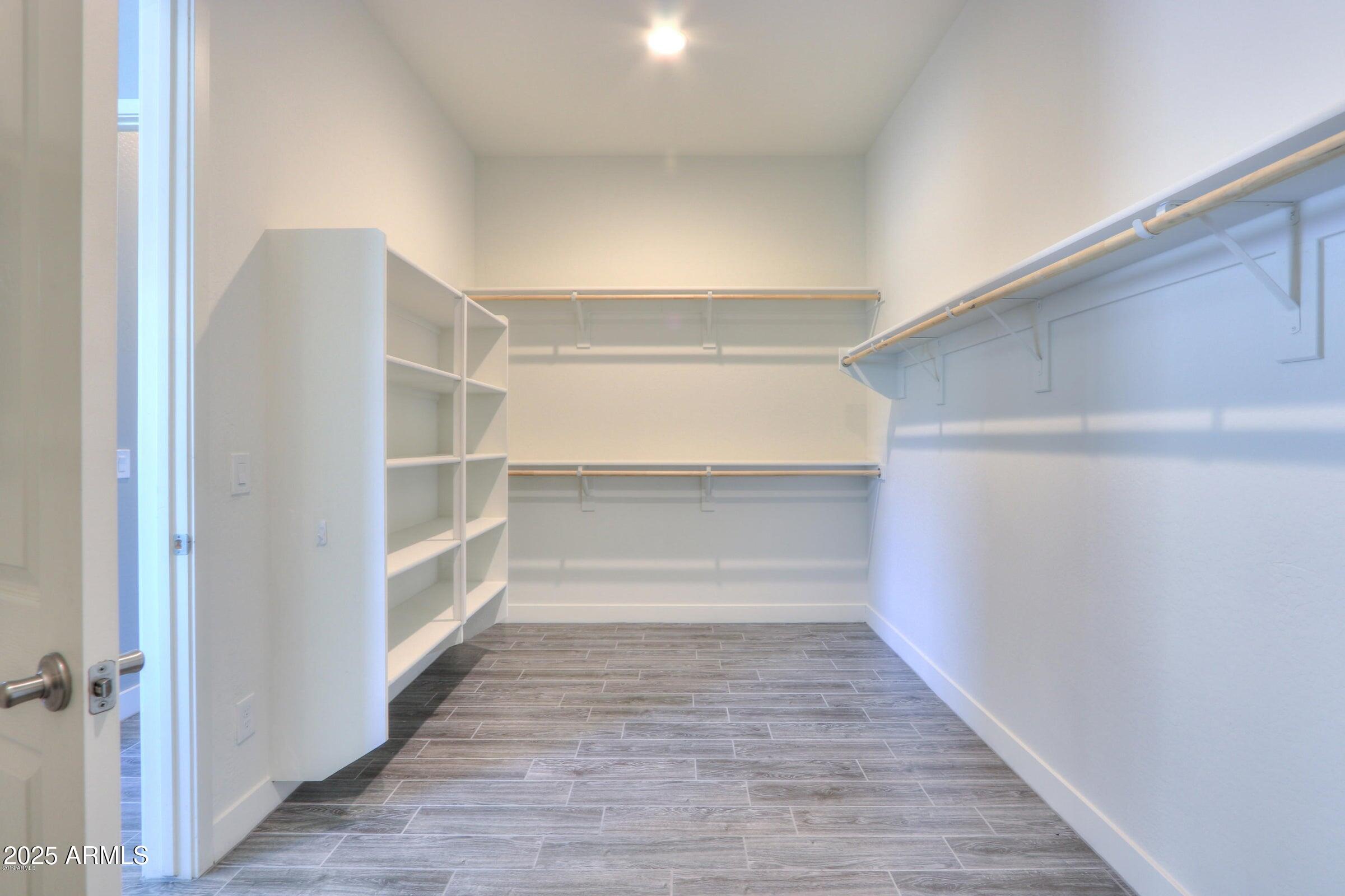 4319 S ELLESMERE Street