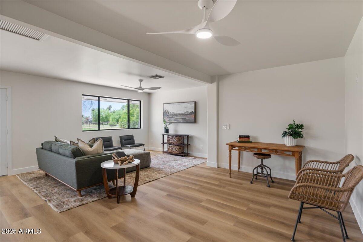 121 E IVANHOE Street