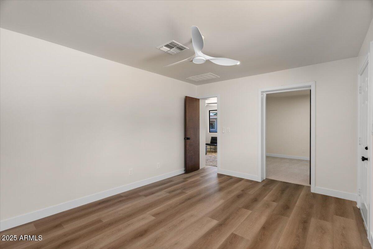 121 E IVANHOE Street