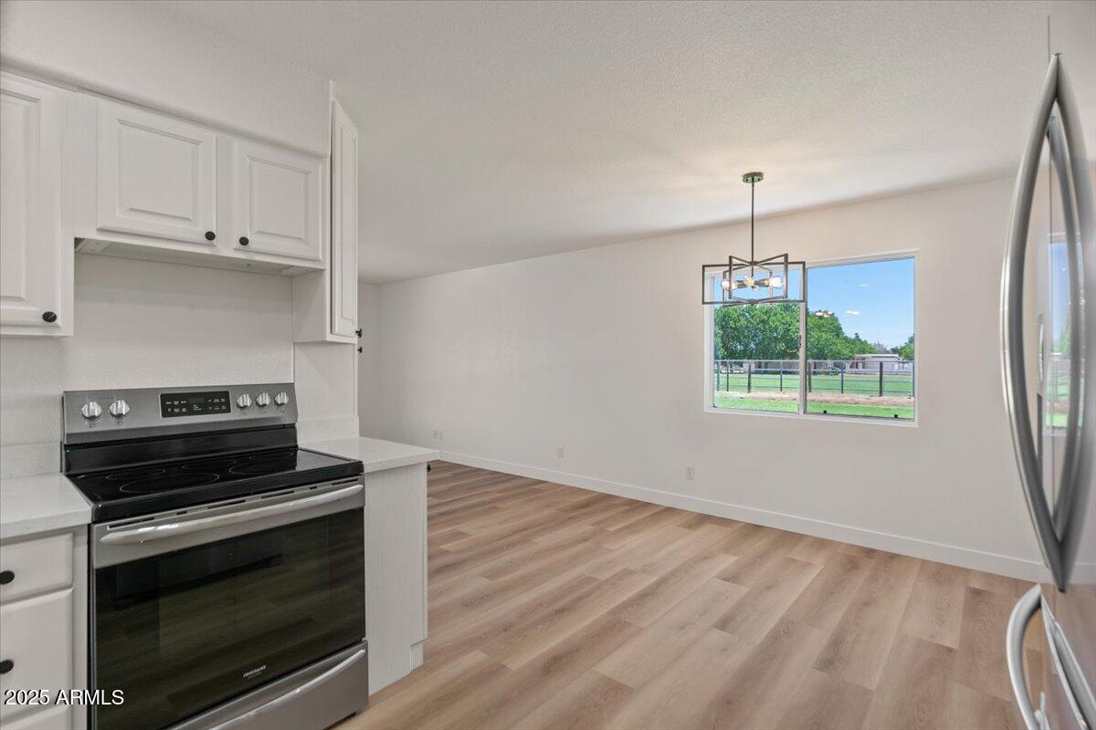 121 E IVANHOE Street