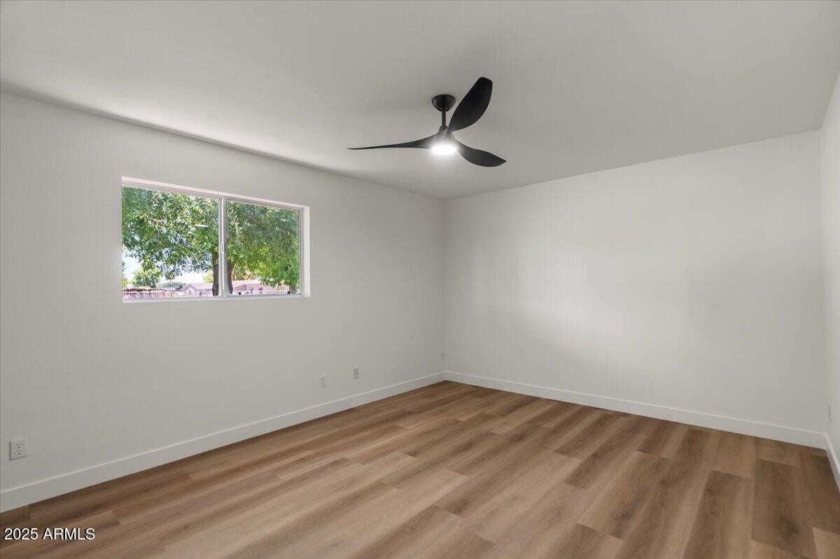 121 E IVANHOE Street