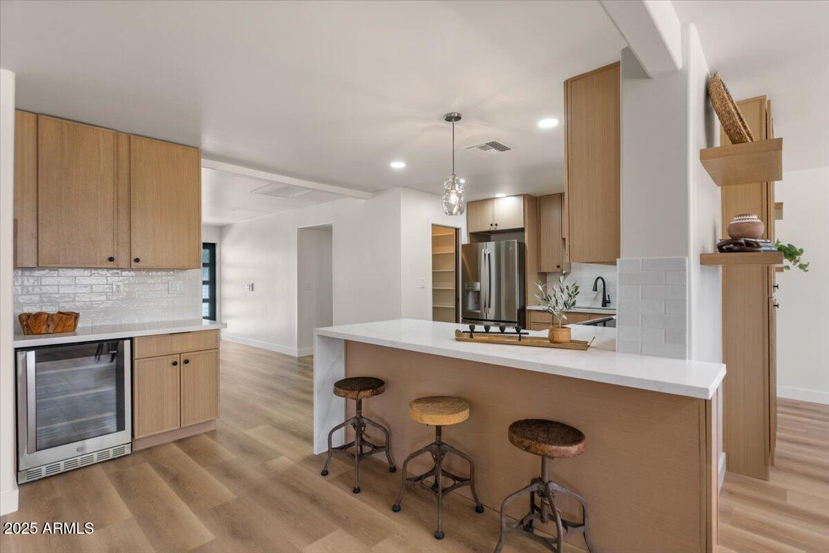 121 E IVANHOE Street