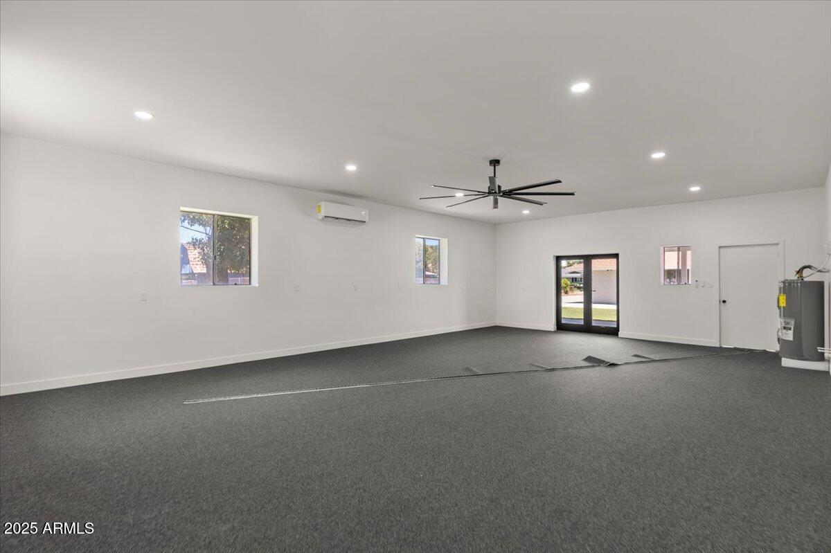 121 E IVANHOE Street