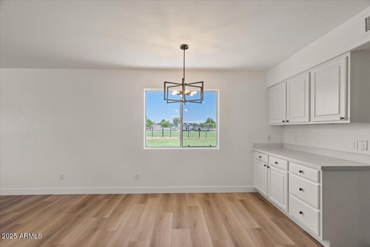 121 E IVANHOE Street