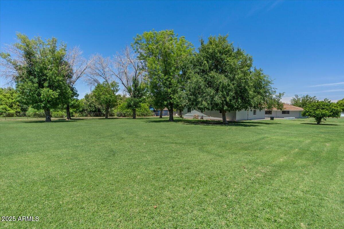 121 E IVANHOE Street