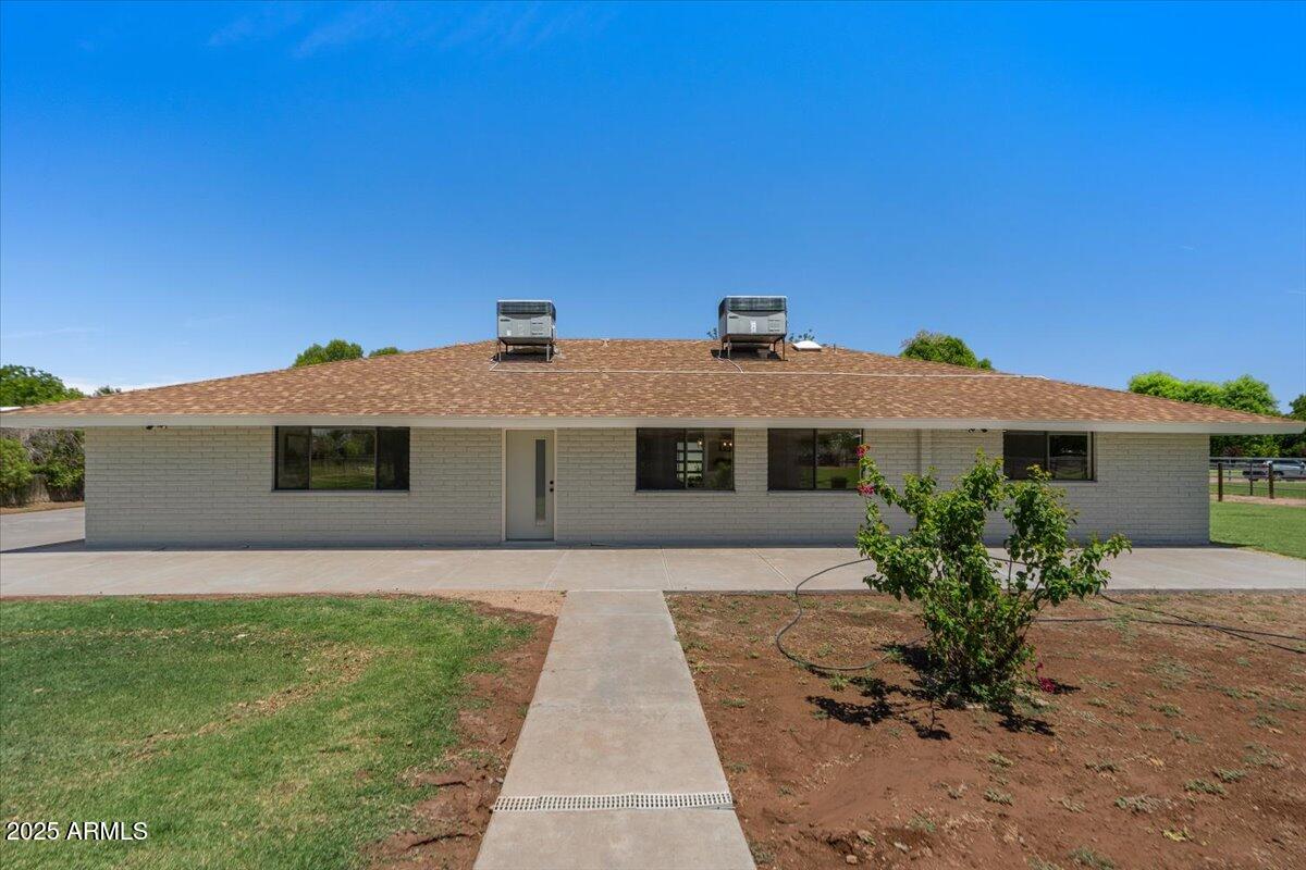 121 E IVANHOE Street