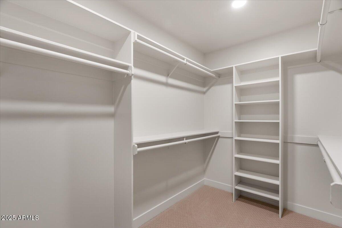 121 E IVANHOE Street