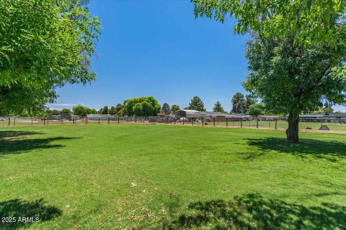 121 E IVANHOE Street