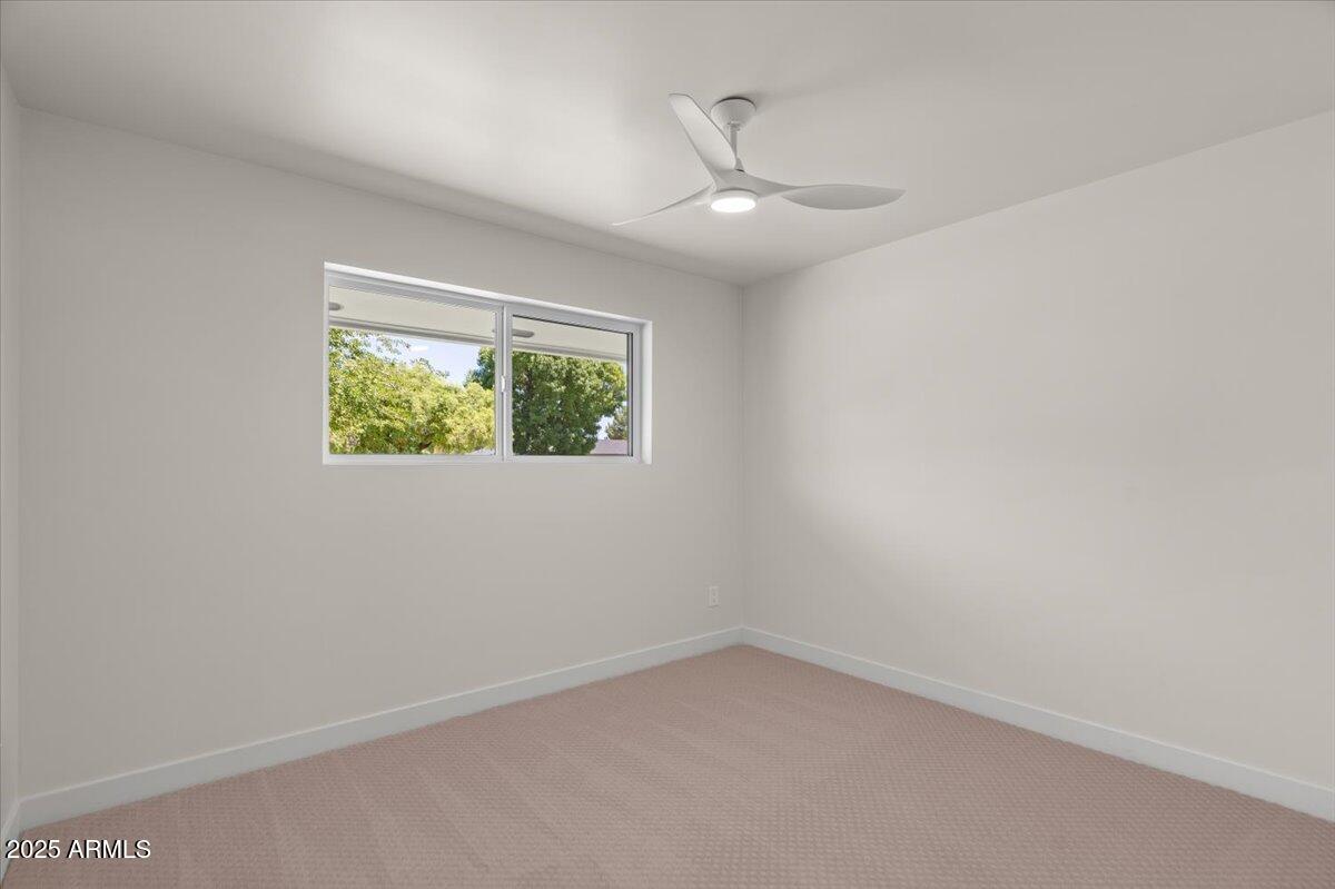 121 E IVANHOE Street