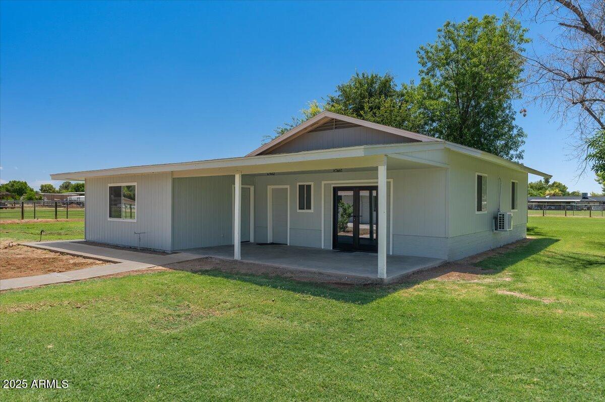 121 E IVANHOE Street