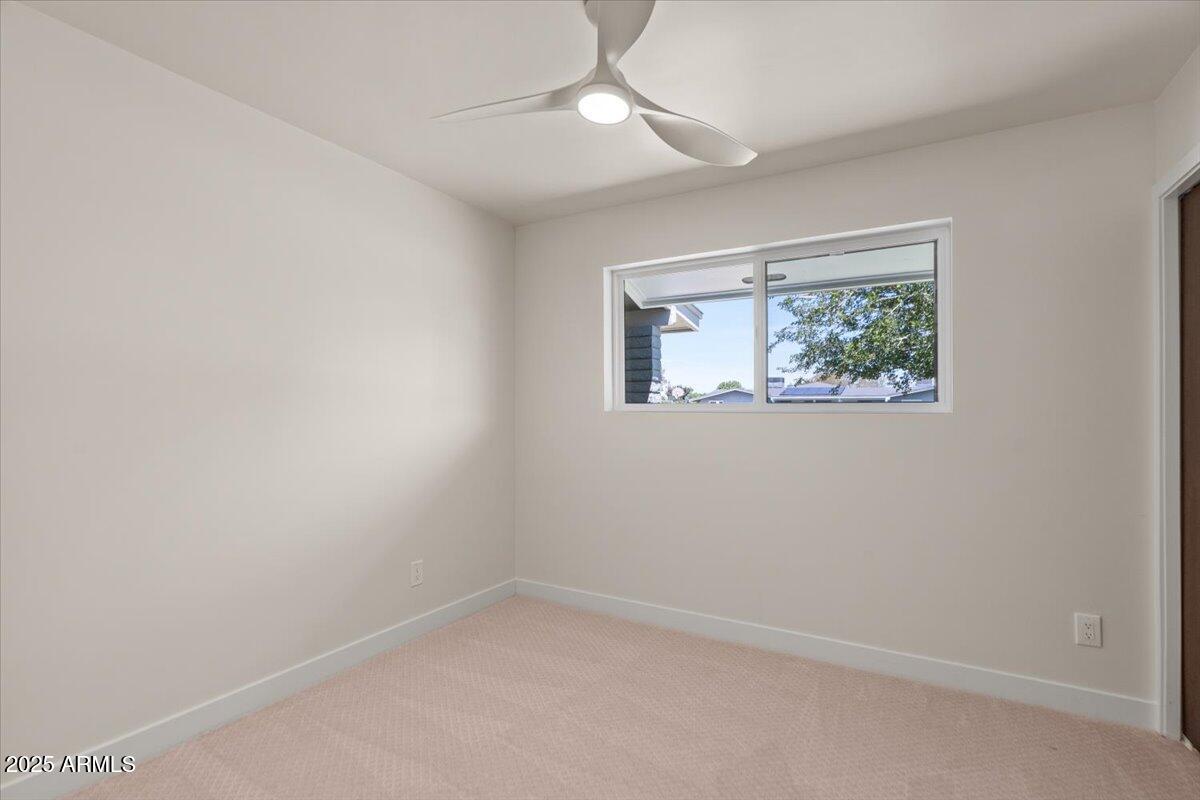 121 E IVANHOE Street