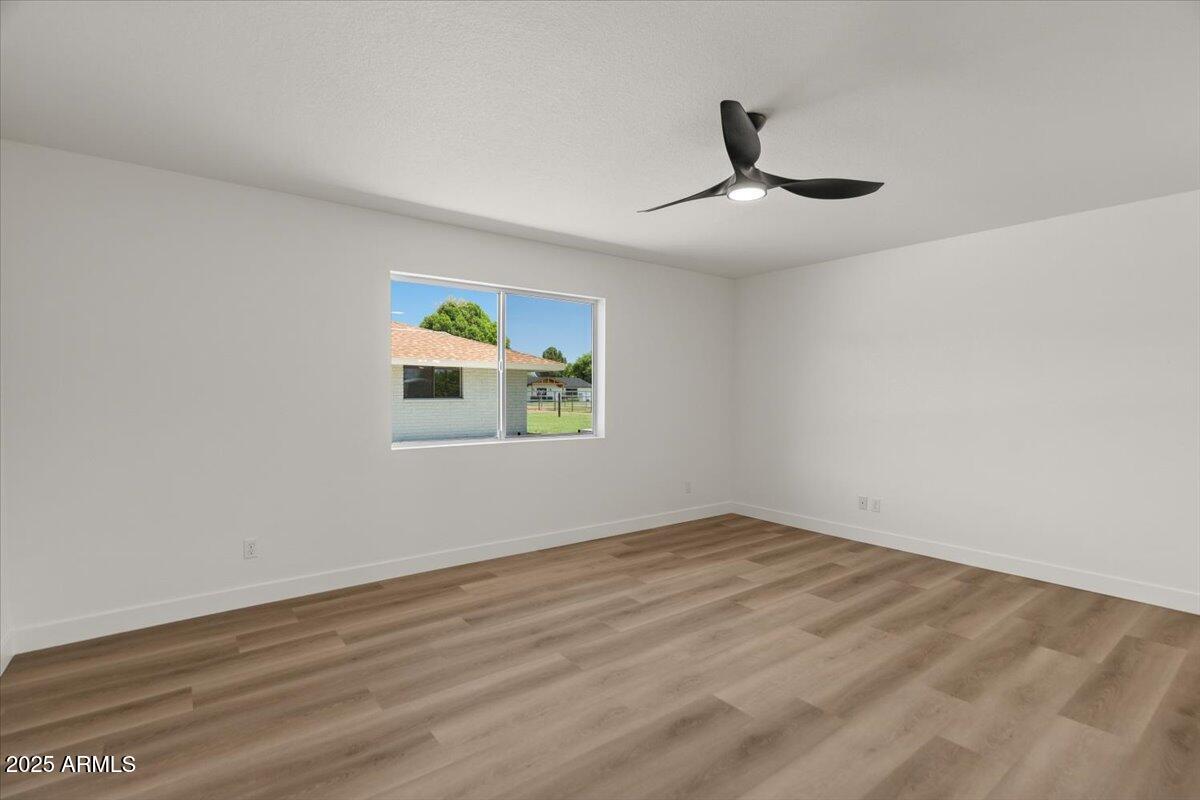 121 E IVANHOE Street