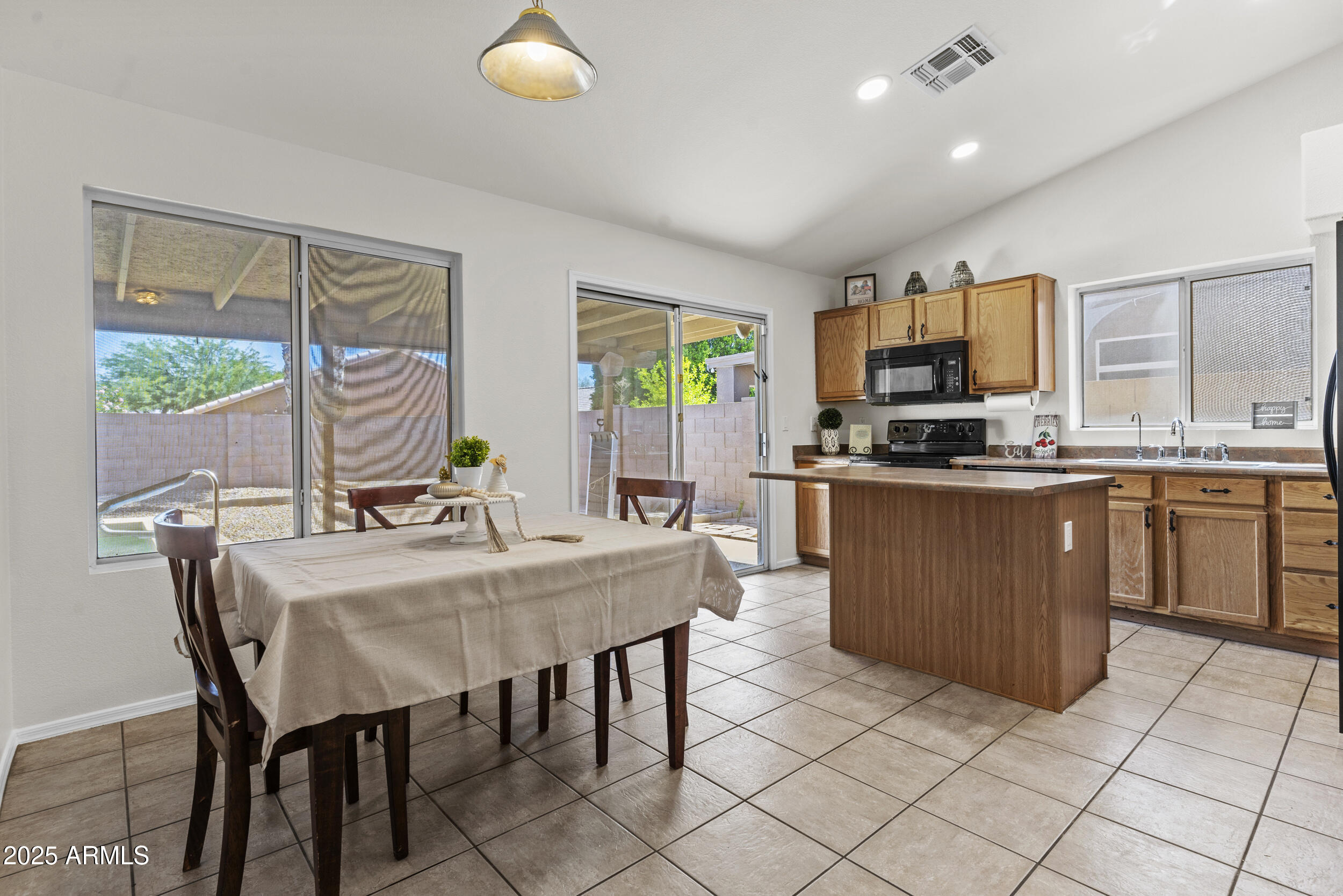 10727 E EL MORO Avenue