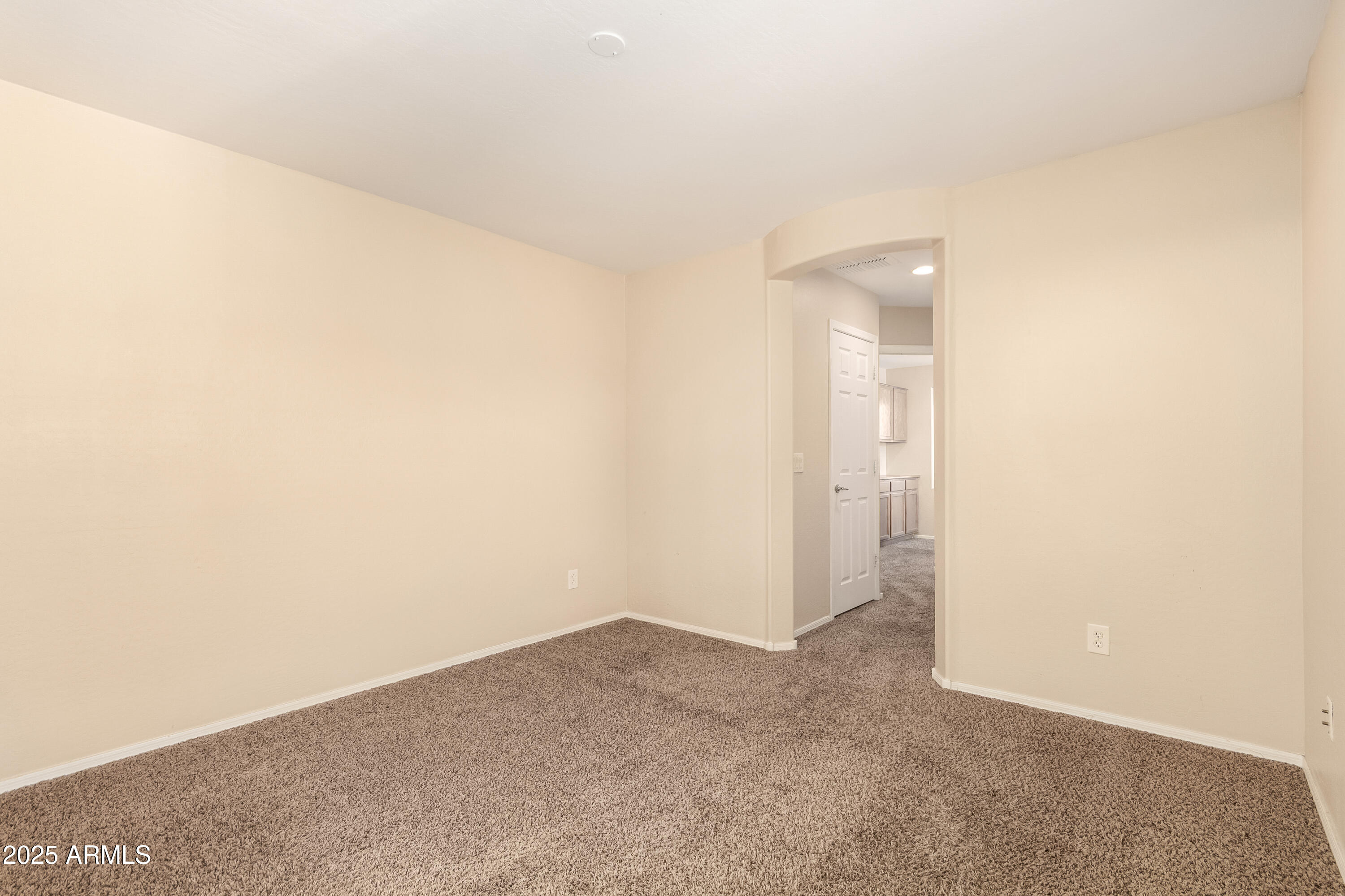 4682 E REDFIELD Road