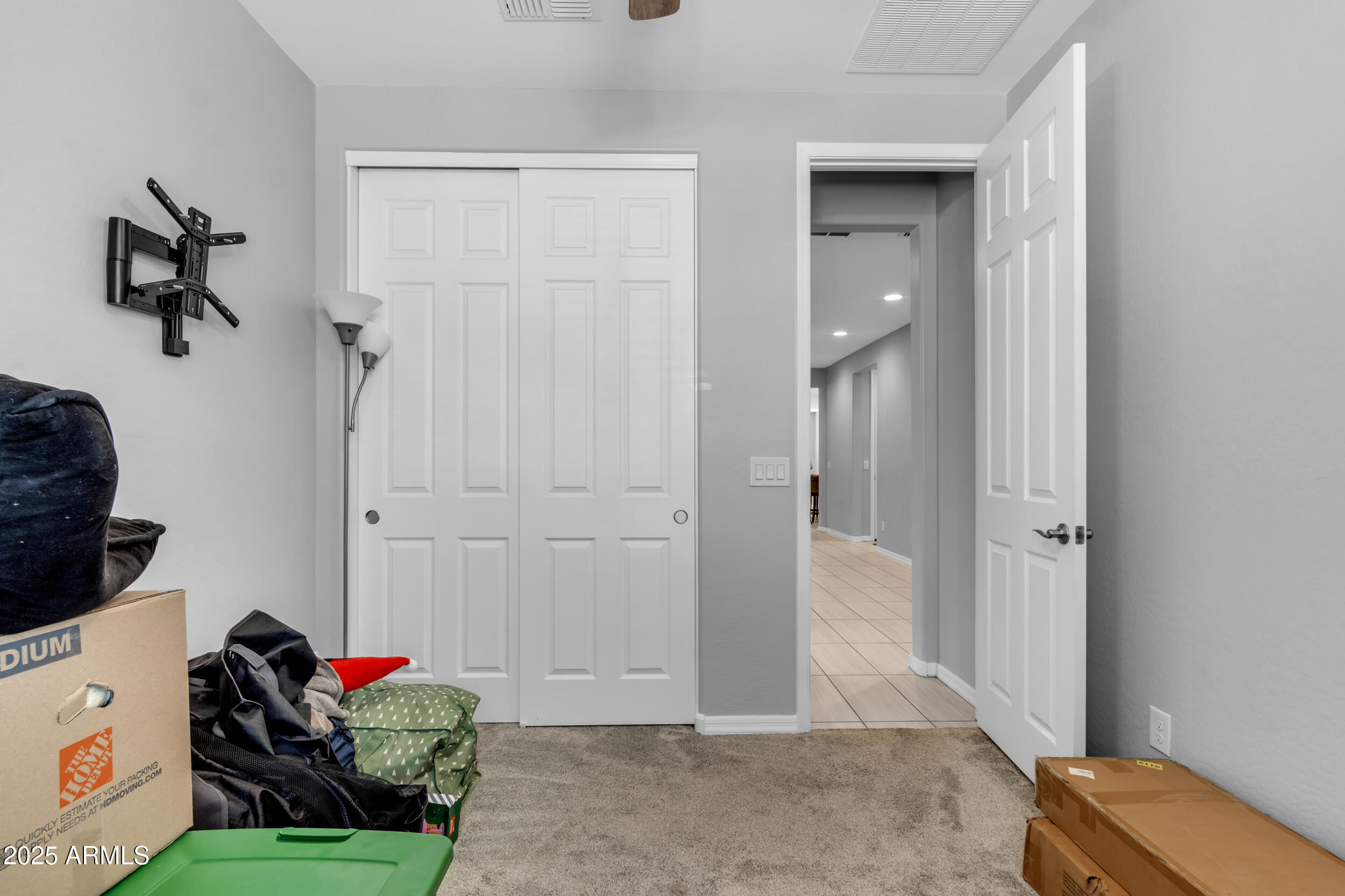 1960 N LORETTA Place