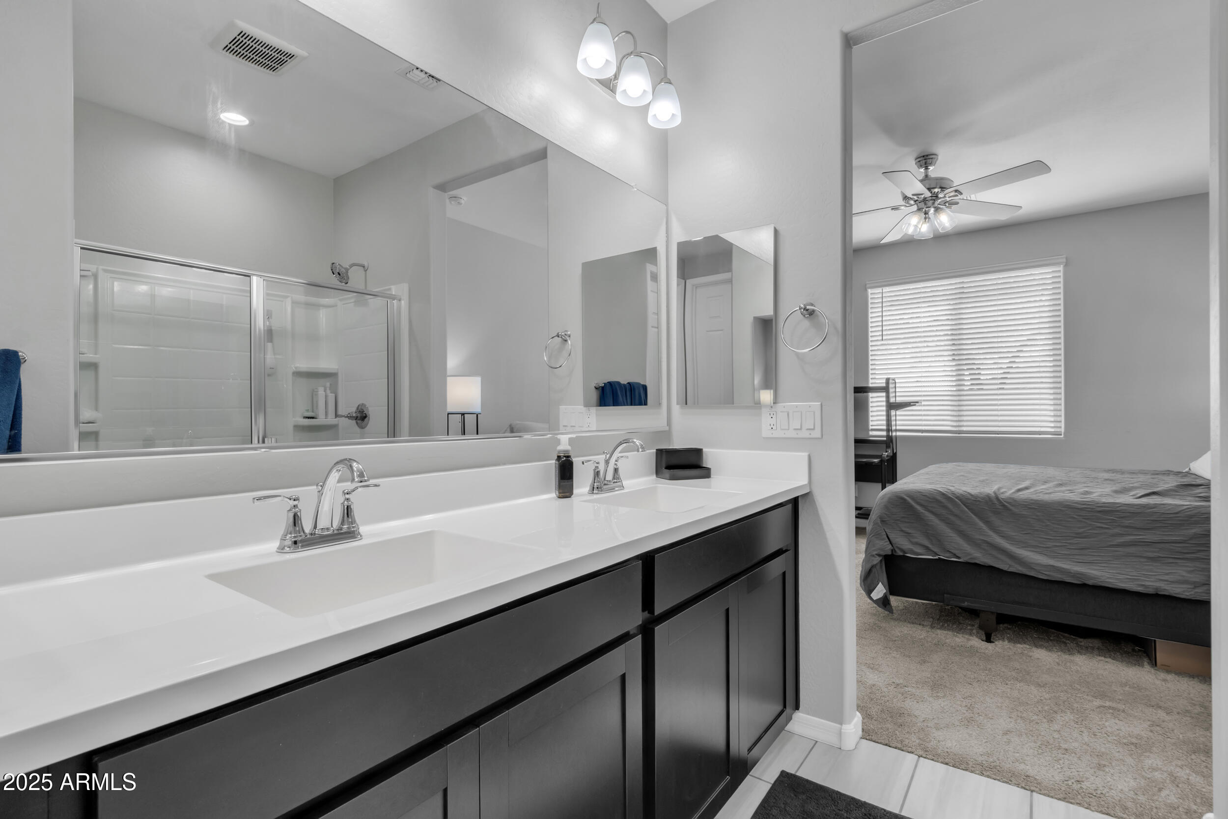 1960 N LORETTA Place