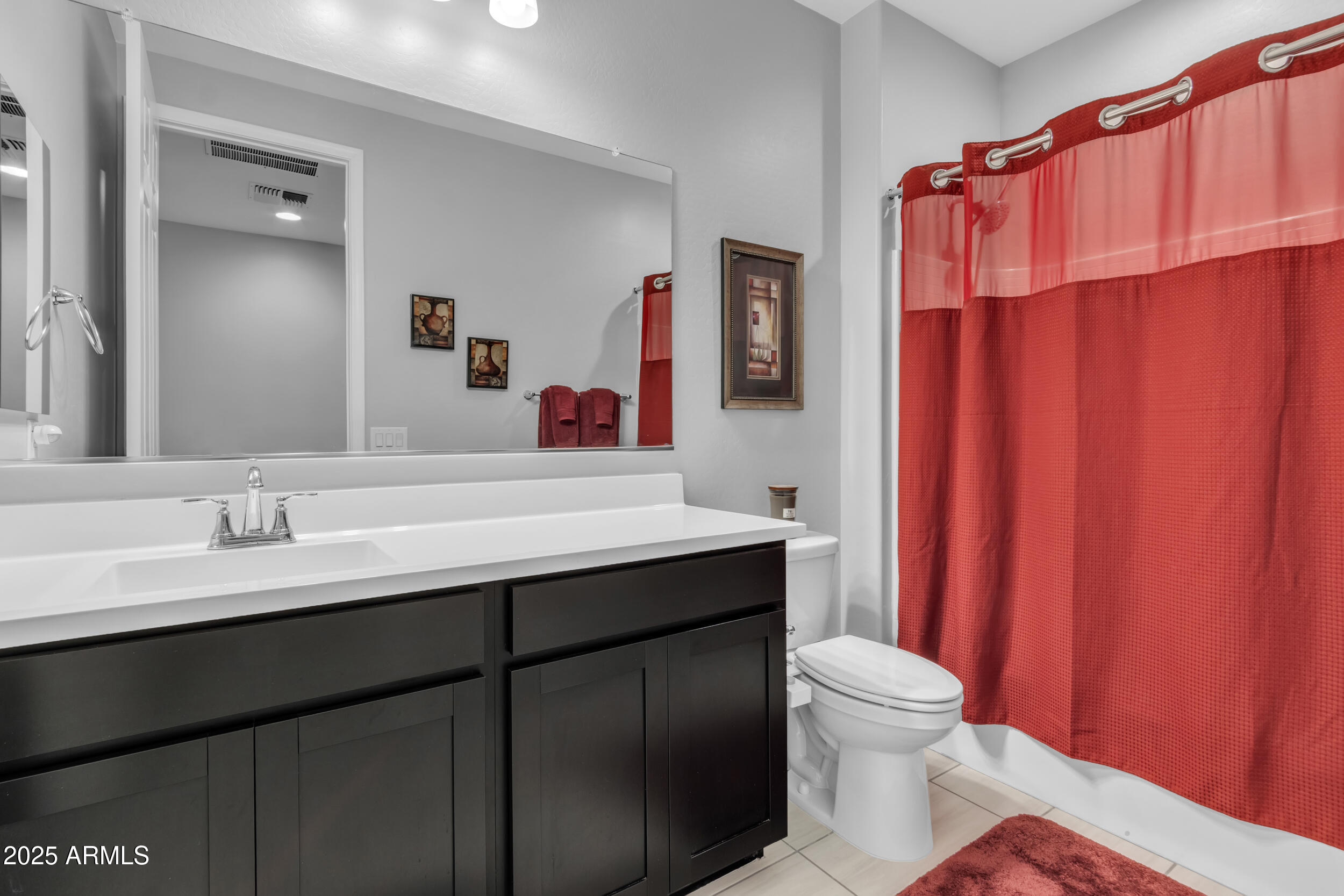 1960 N LORETTA Place