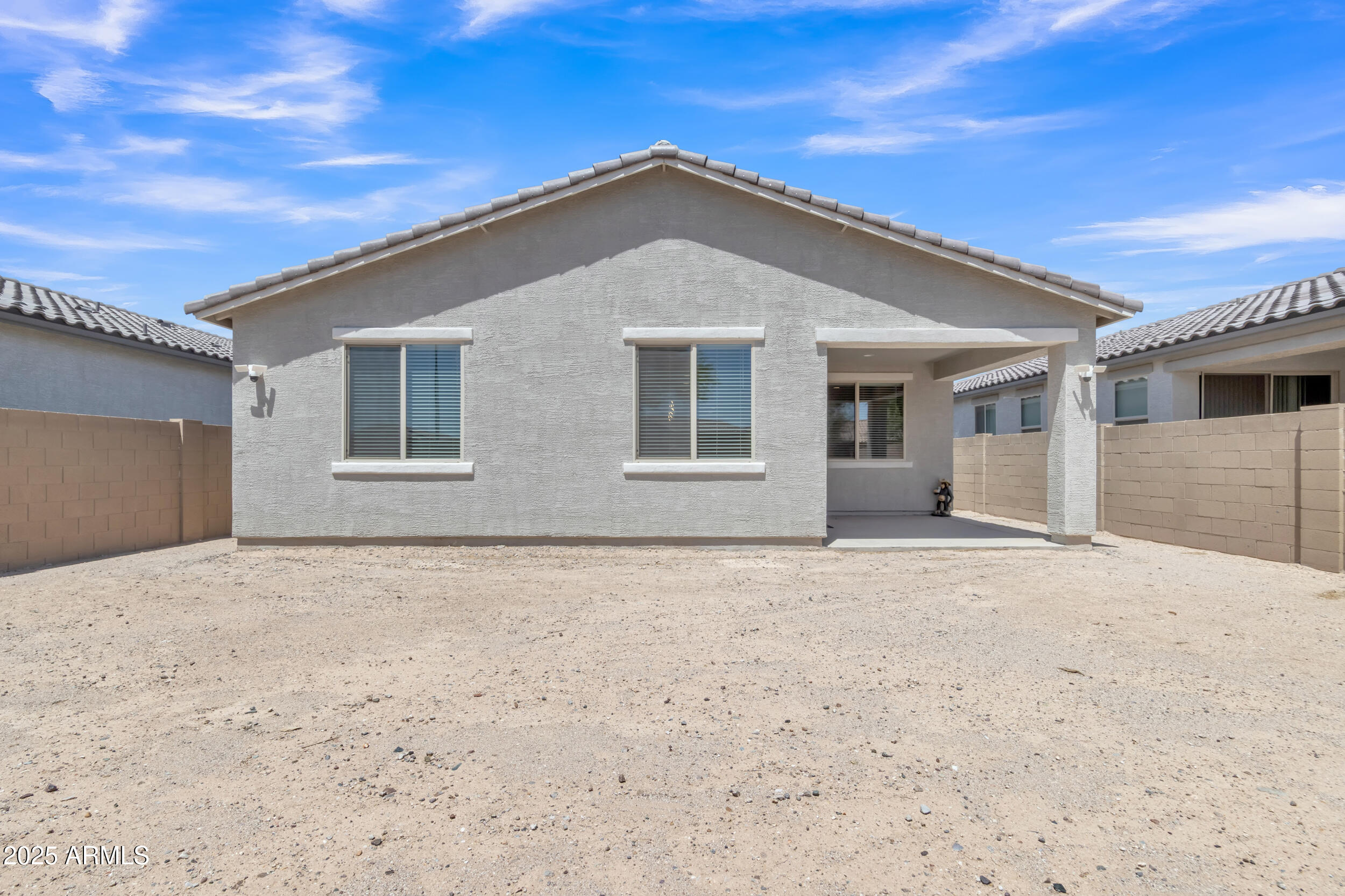 1960 N LORETTA Place