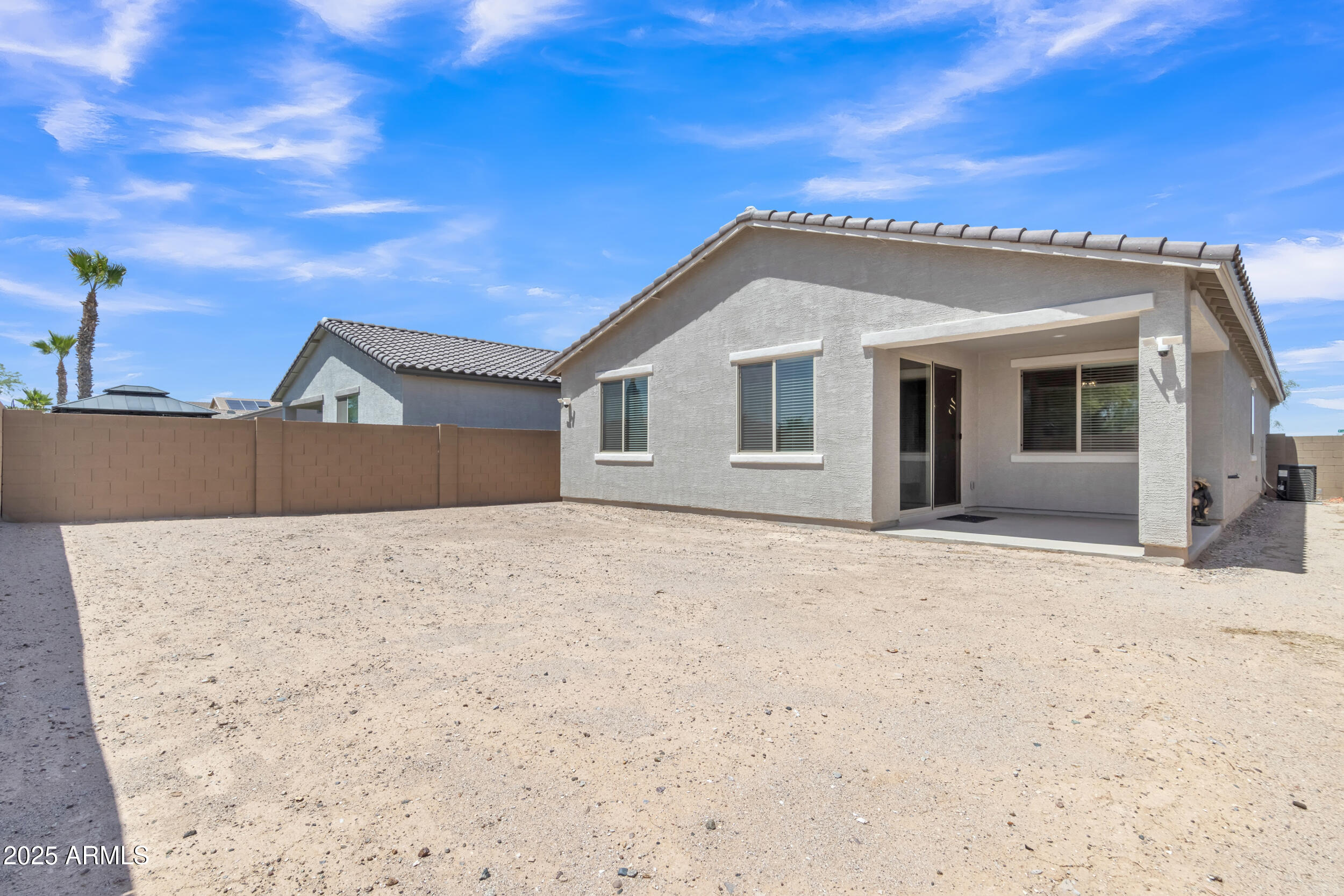 1960 N LORETTA Place