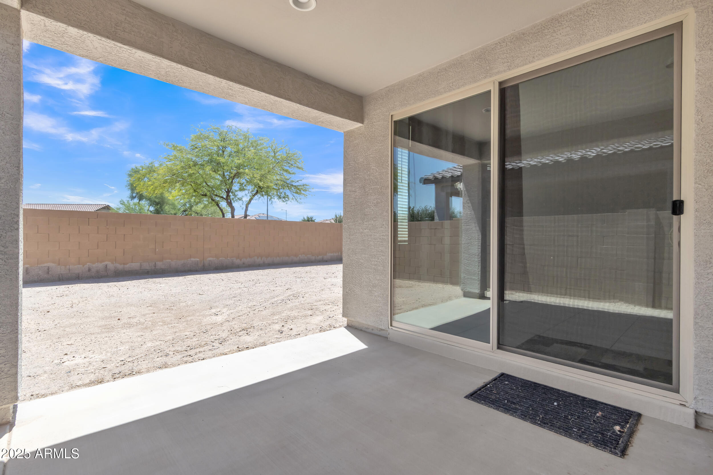 1960 N LORETTA Place