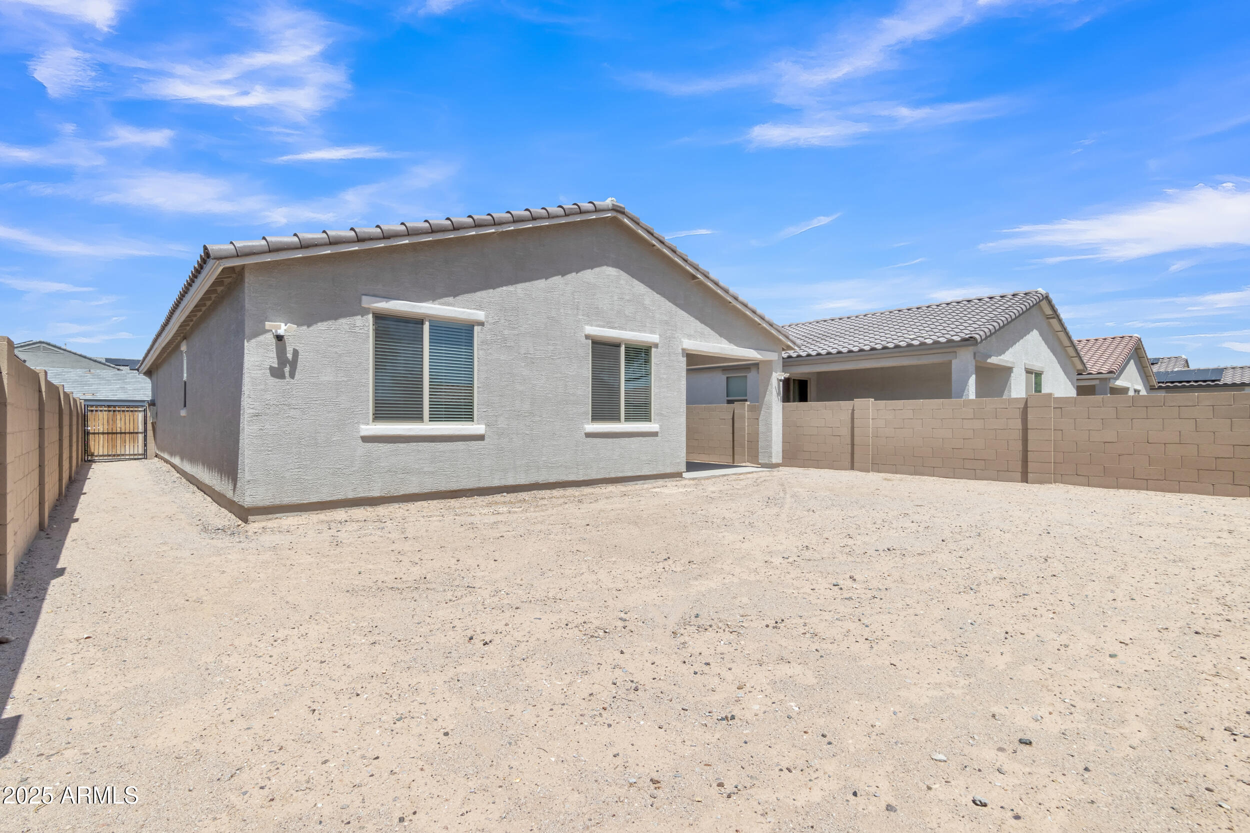 1960 N LORETTA Place